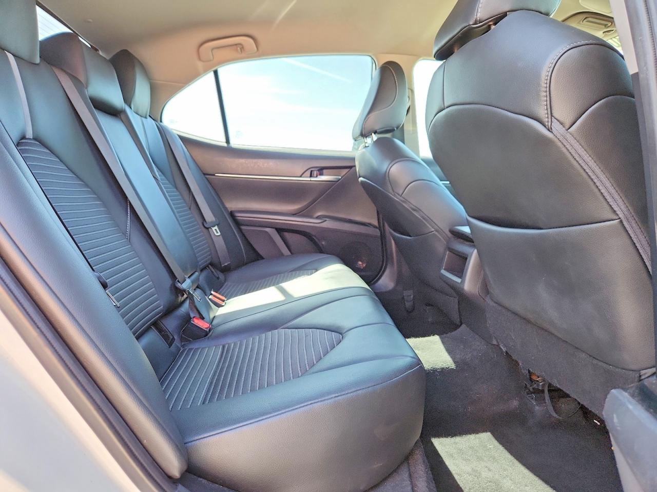 2019 Toyota Camry Se White vin: 4T1B11HK4KU730888