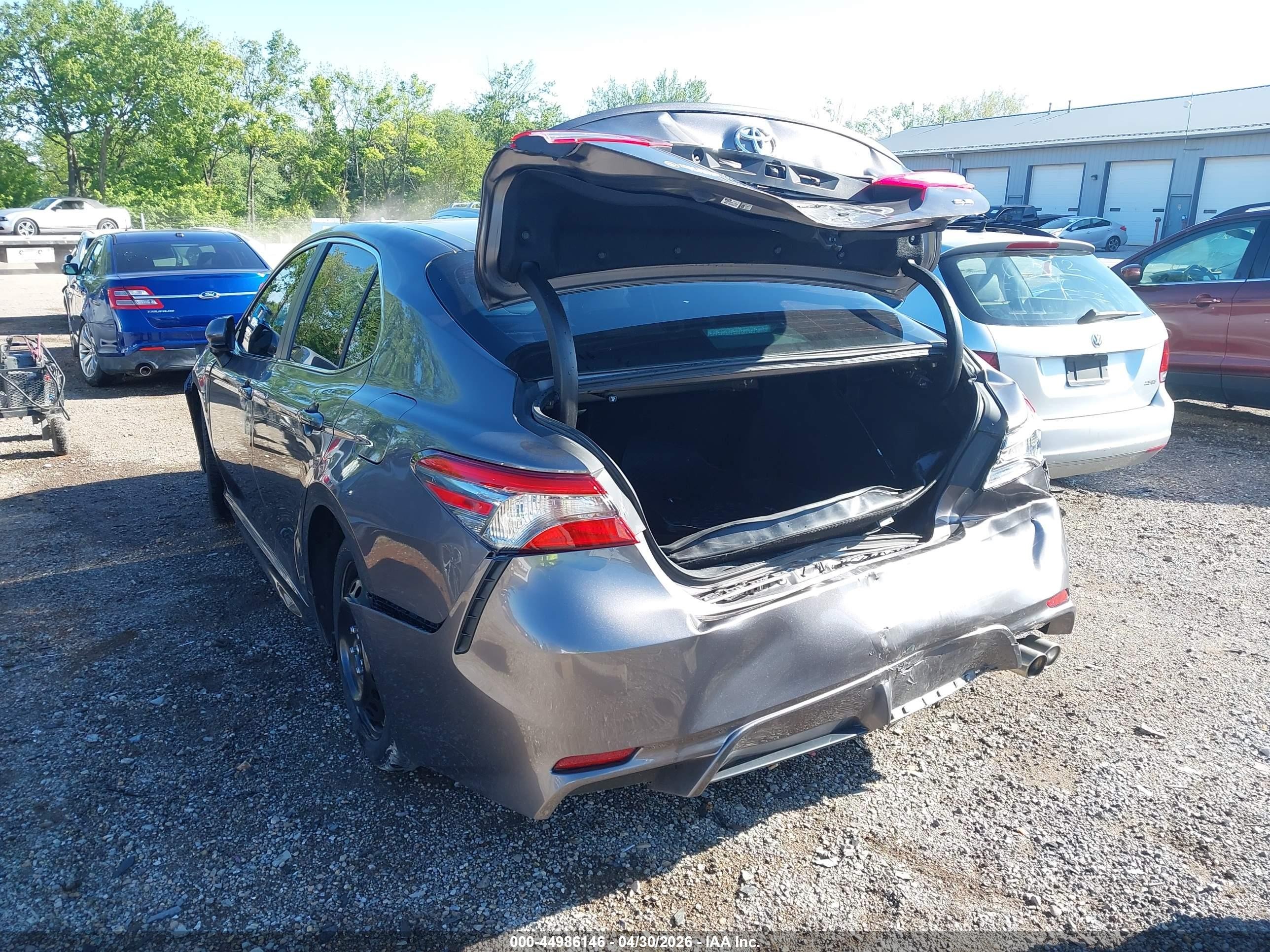 2018 Toyota Camry Se Серый vin: 4T1B11HK5JU017822