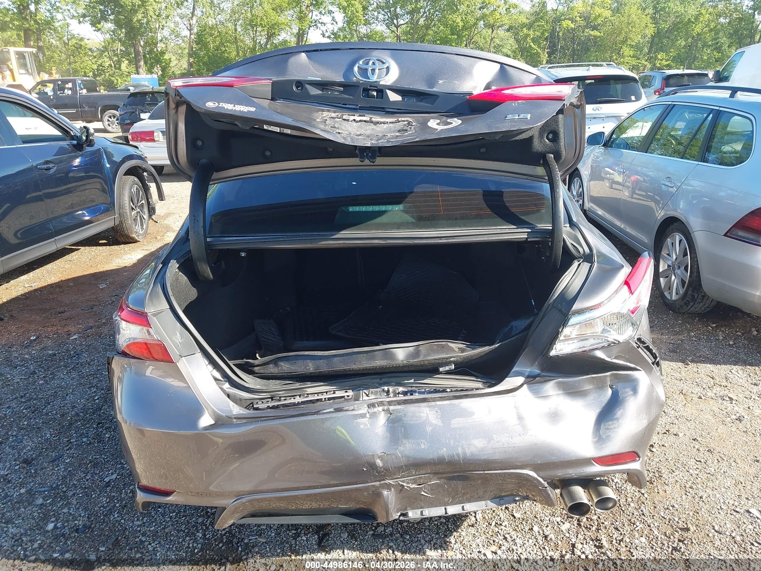 2018 Toyota Camry Se Серый vin: 4T1B11HK5JU017822