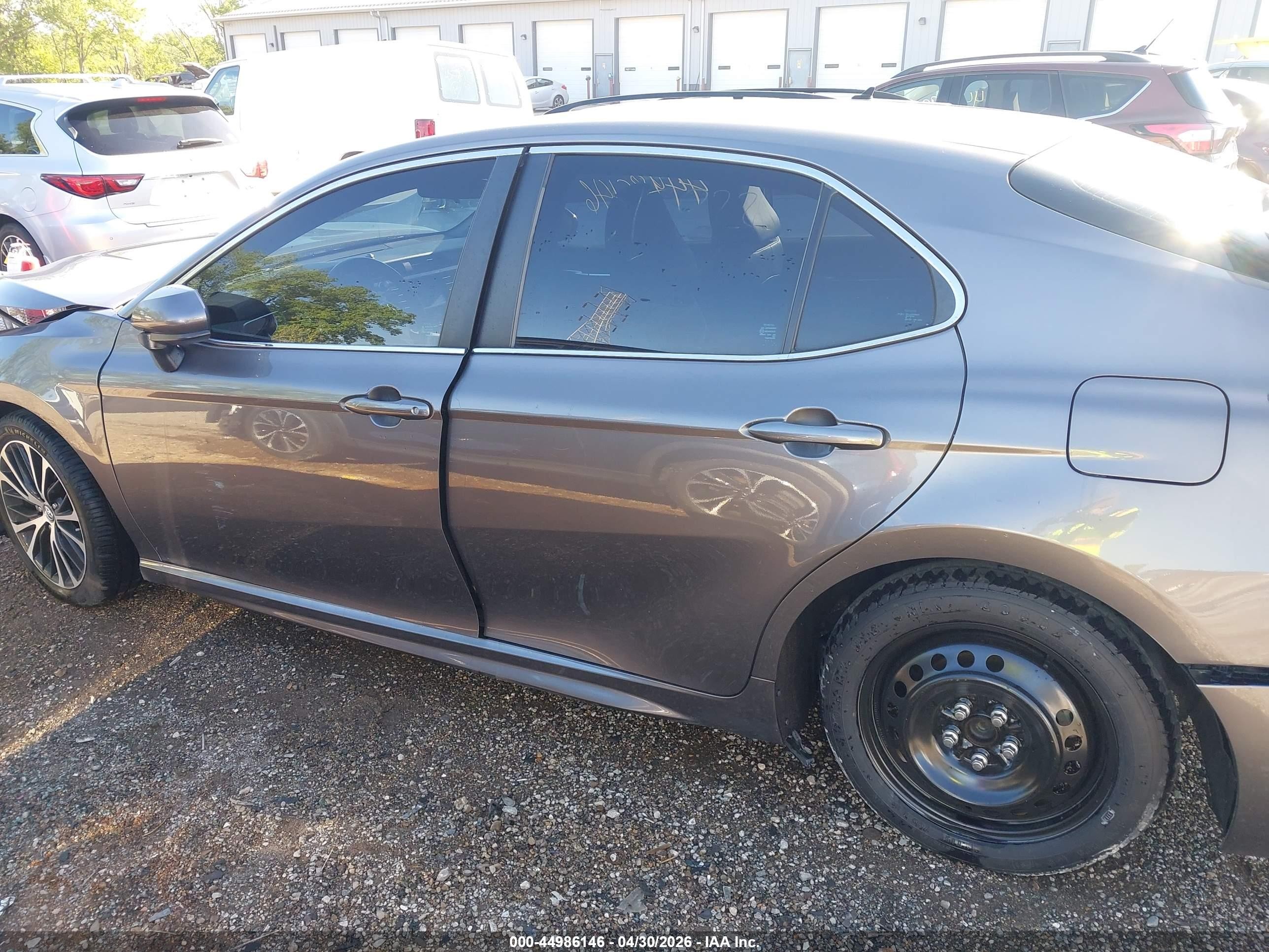 2018 Toyota Camry Se Серый vin: 4T1B11HK5JU017822