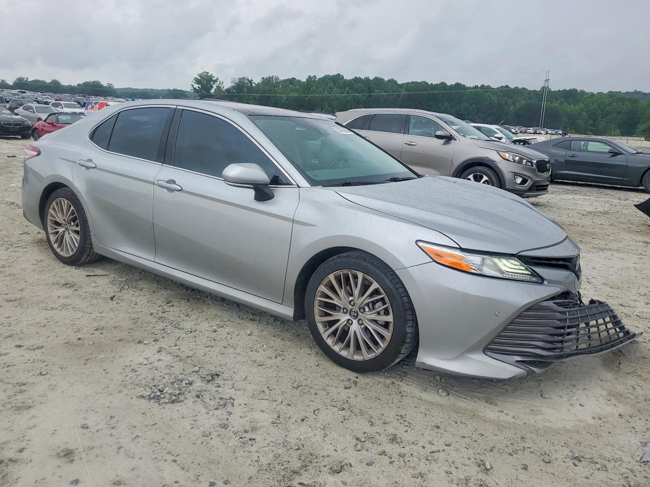 2018 Toyota Camry Xle Серебряный vin: 4T1B11HK5JU122389