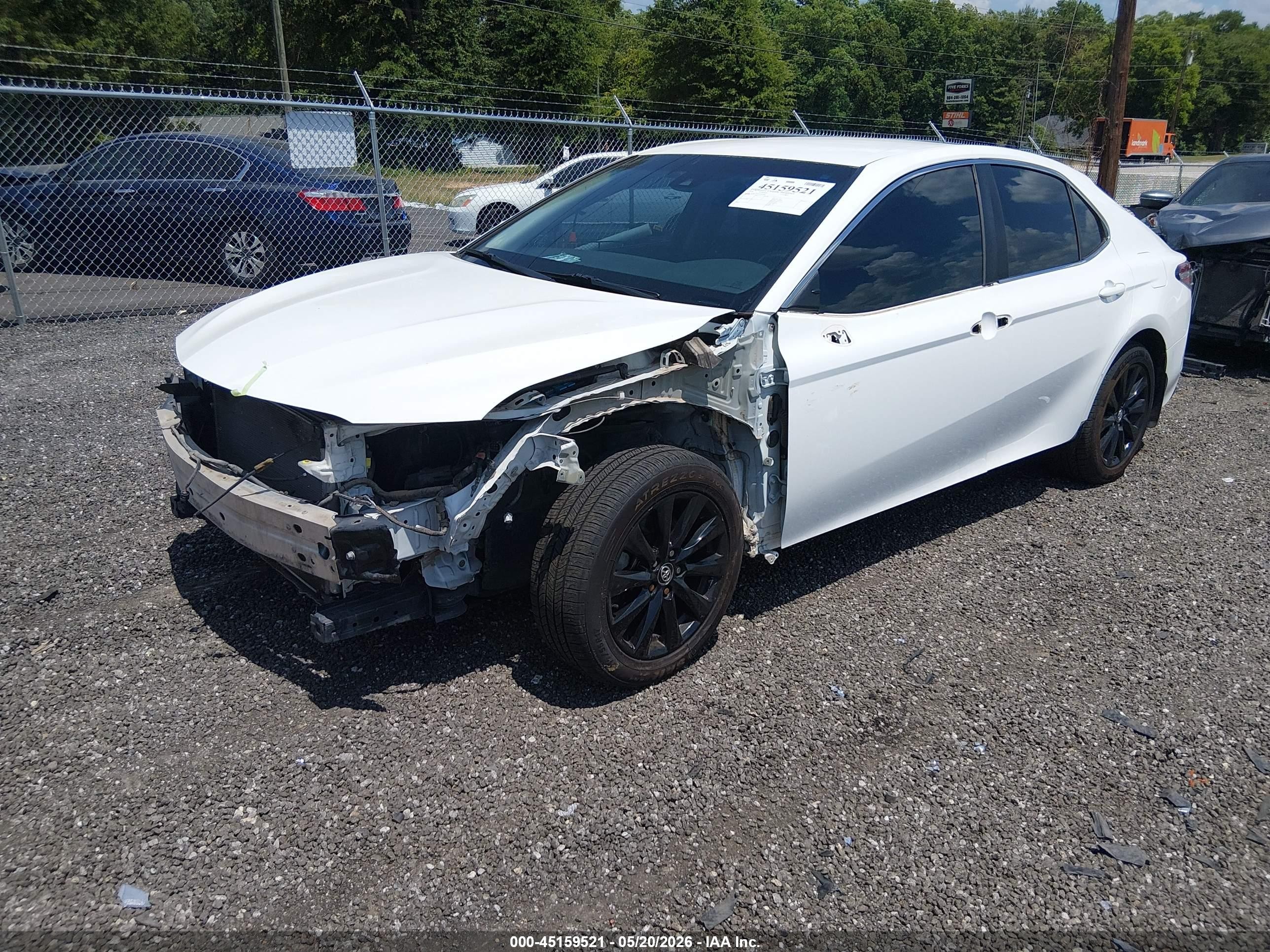 2018 Toyota Camry Le Белый vin: 4T1B11HK5JU667444