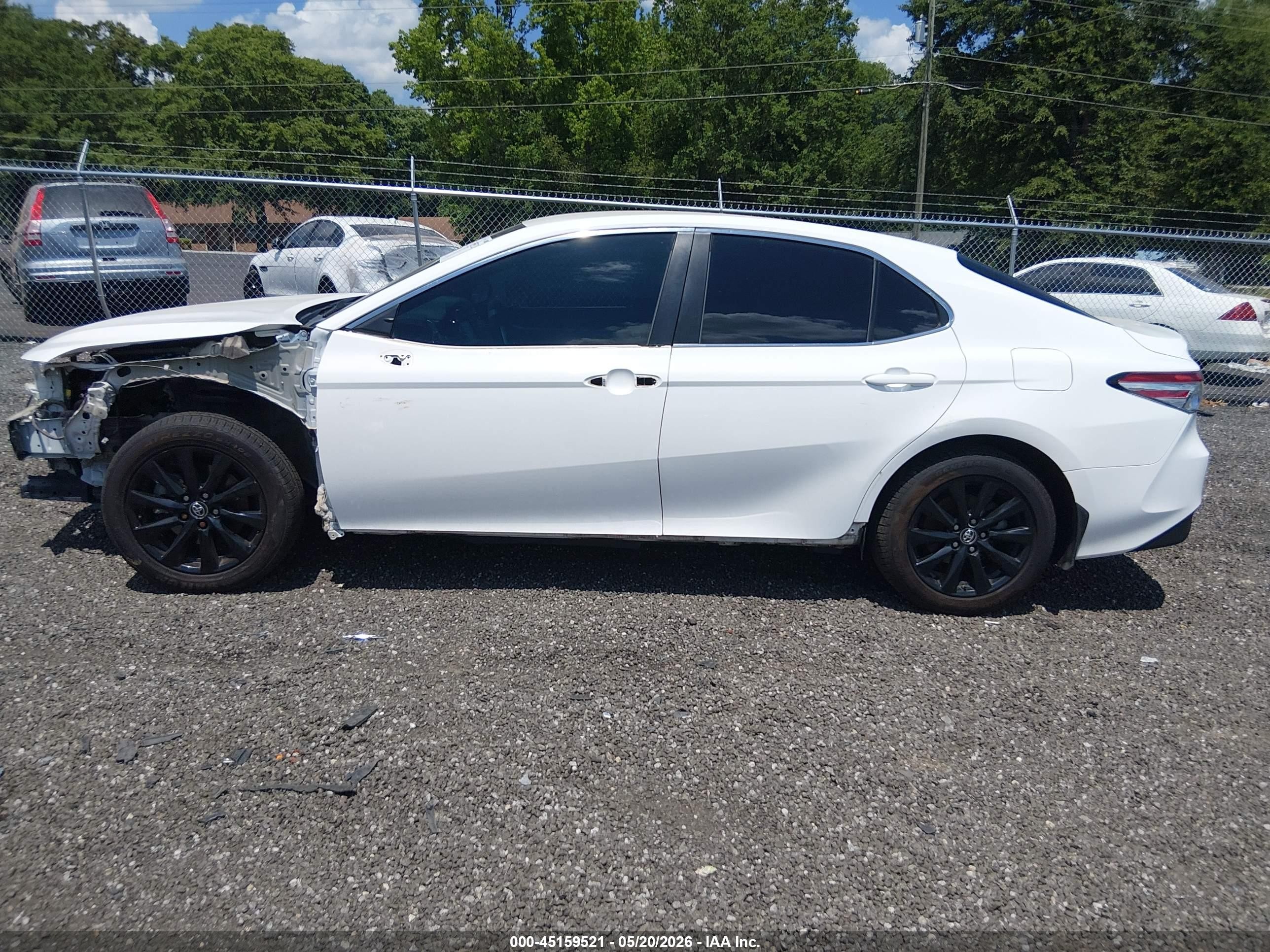 2018 Toyota Camry Le Белый vin: 4T1B11HK5JU667444