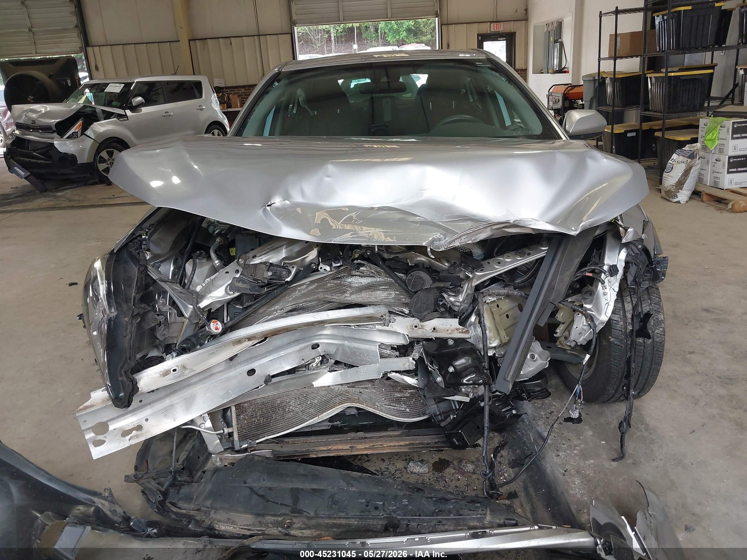 2019 Toyota Camry Le Silver vin: 4T1B11HK5KU246034