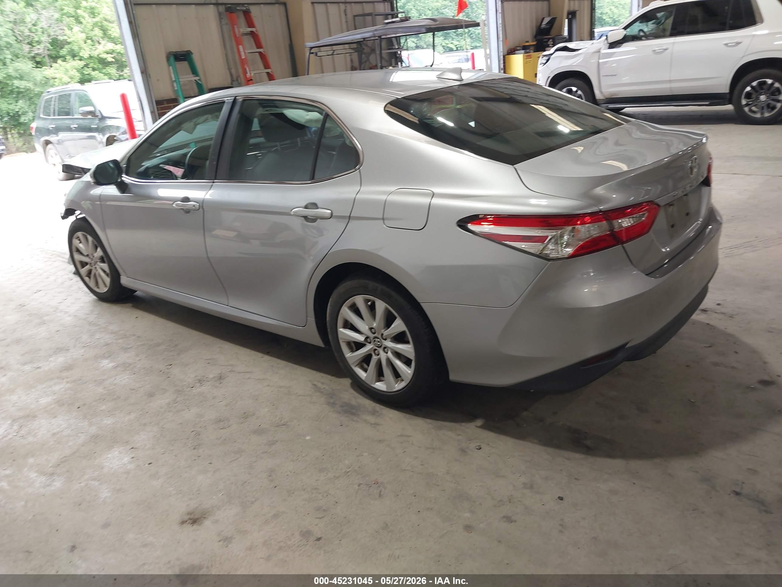 2019 Toyota Camry Le Silver vin: 4T1B11HK5KU246034
