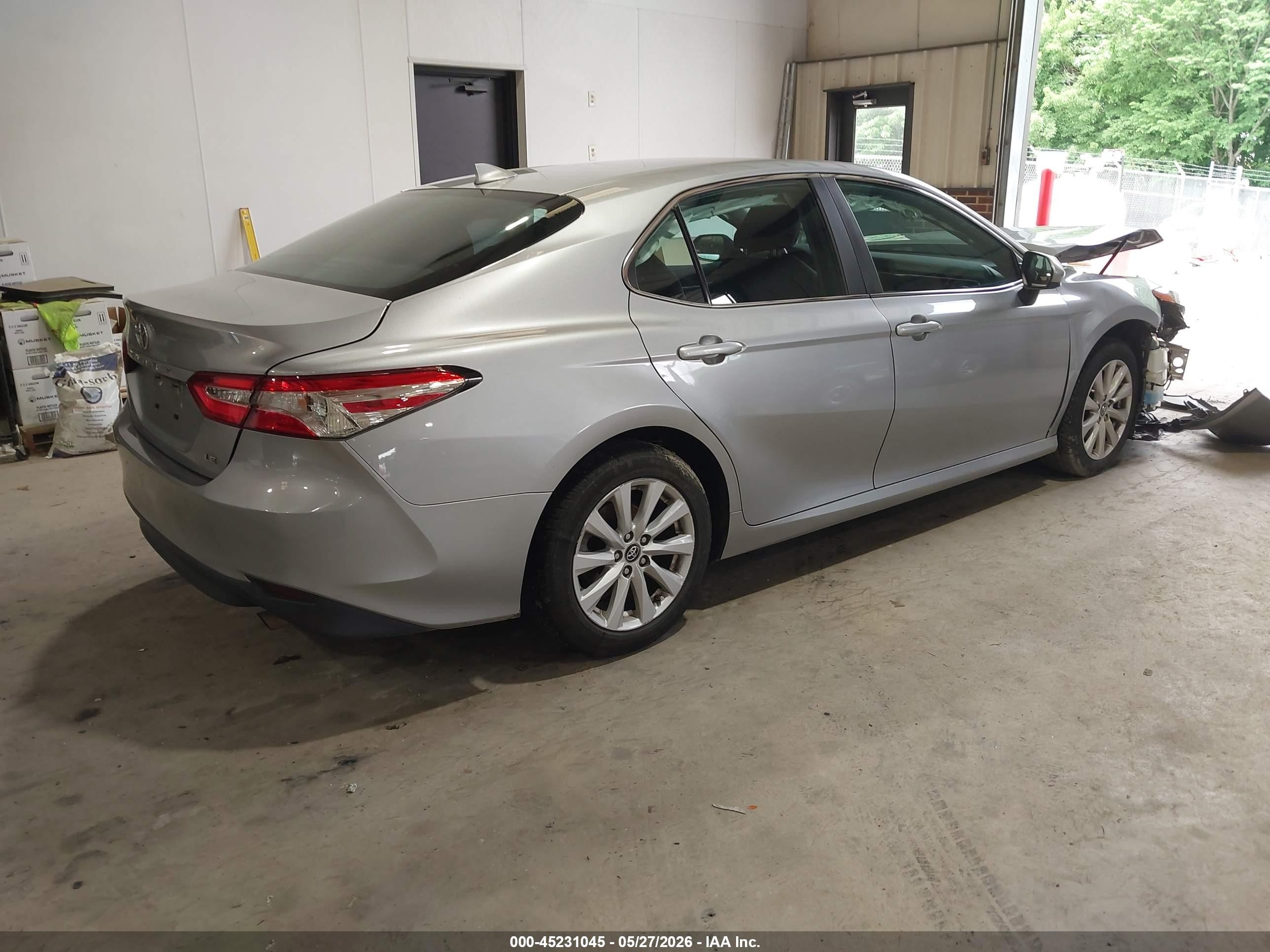 2019 Toyota Camry Le Silver vin: 4T1B11HK5KU246034