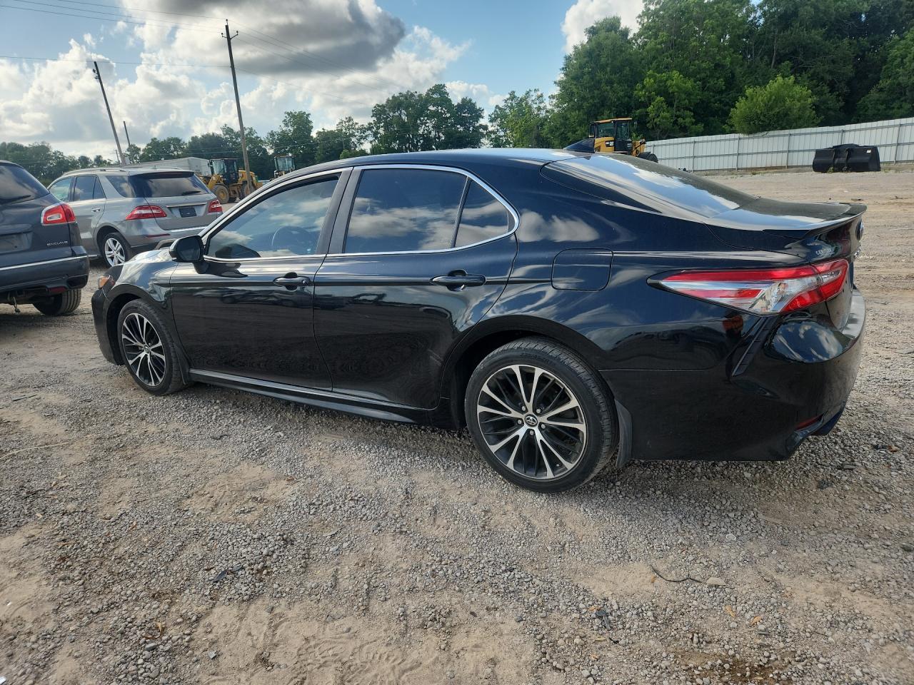 2019 Toyota Camry Se Black vin: 4T1B11HK5KU698033 Damage: Left Qtr Panel, Dent(S) W/No Paint Dmg, < 1/8 Inch