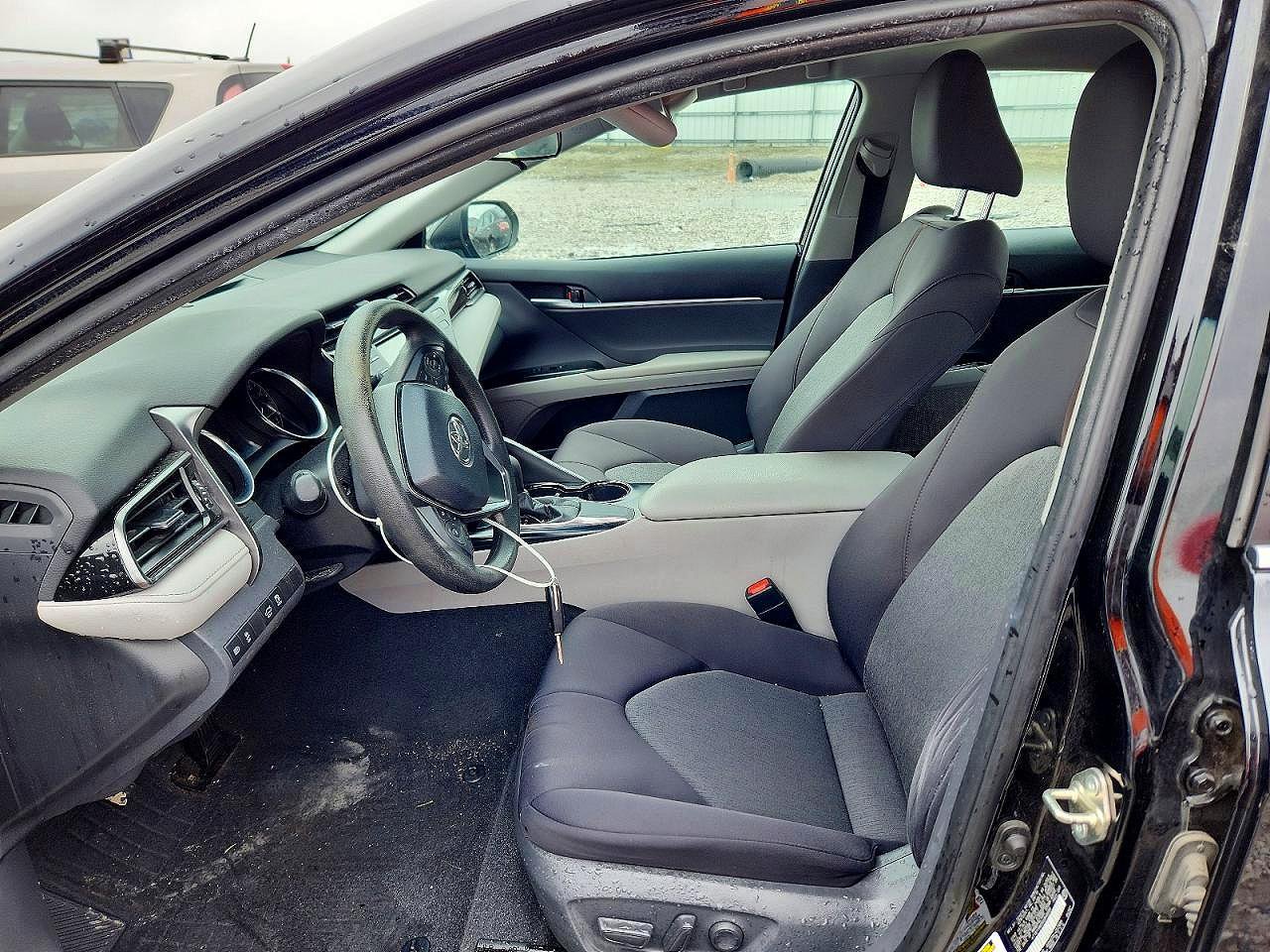 2019 Toyota Camry Le Black vin: 4T1B11HK5KU848688