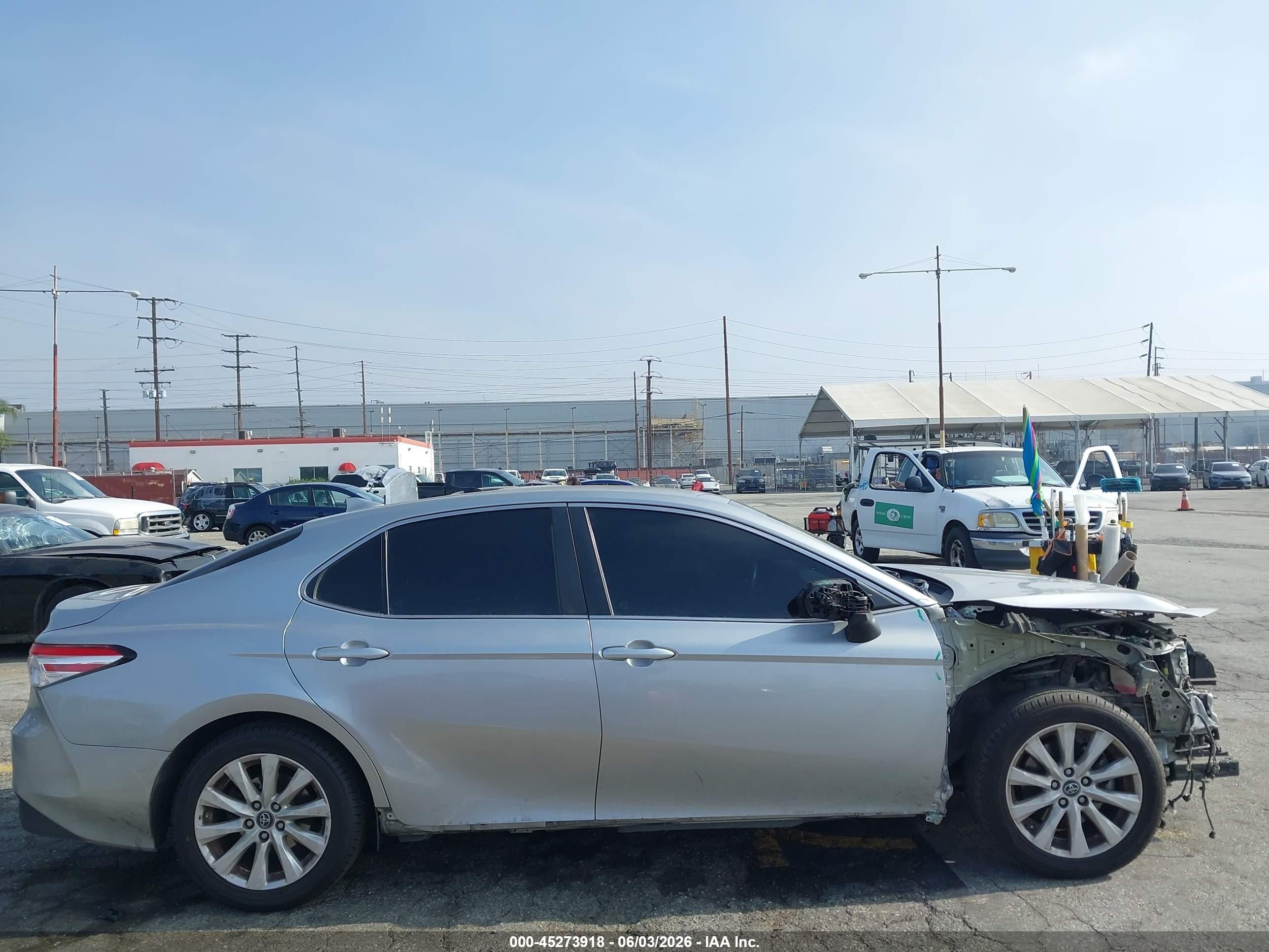 2019 Toyota Camry Le Silver vin: 4T1B11HK6KU729967