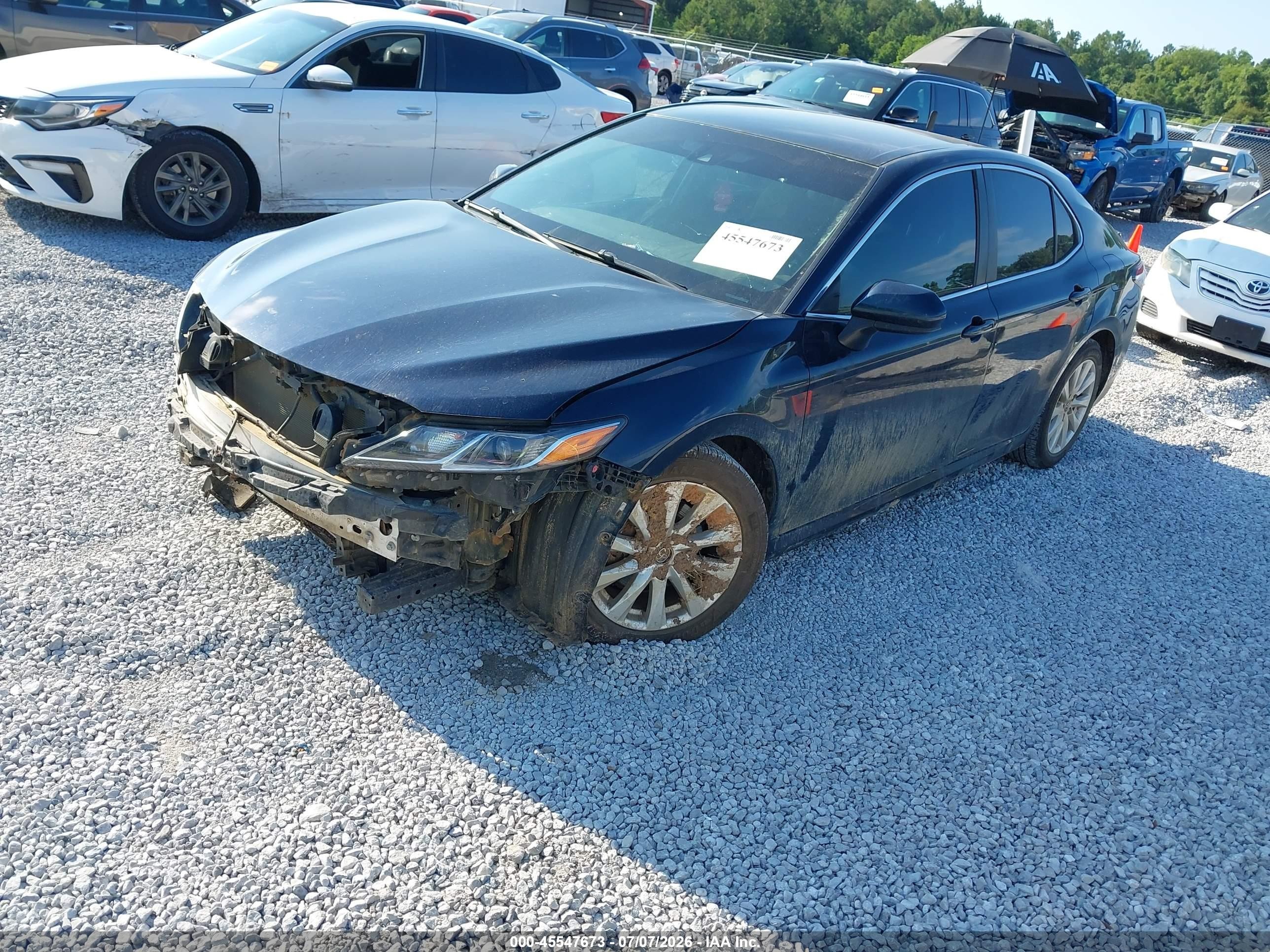 2018 Toyota Camry Le Black vin: 4T1B11HK7JU632565