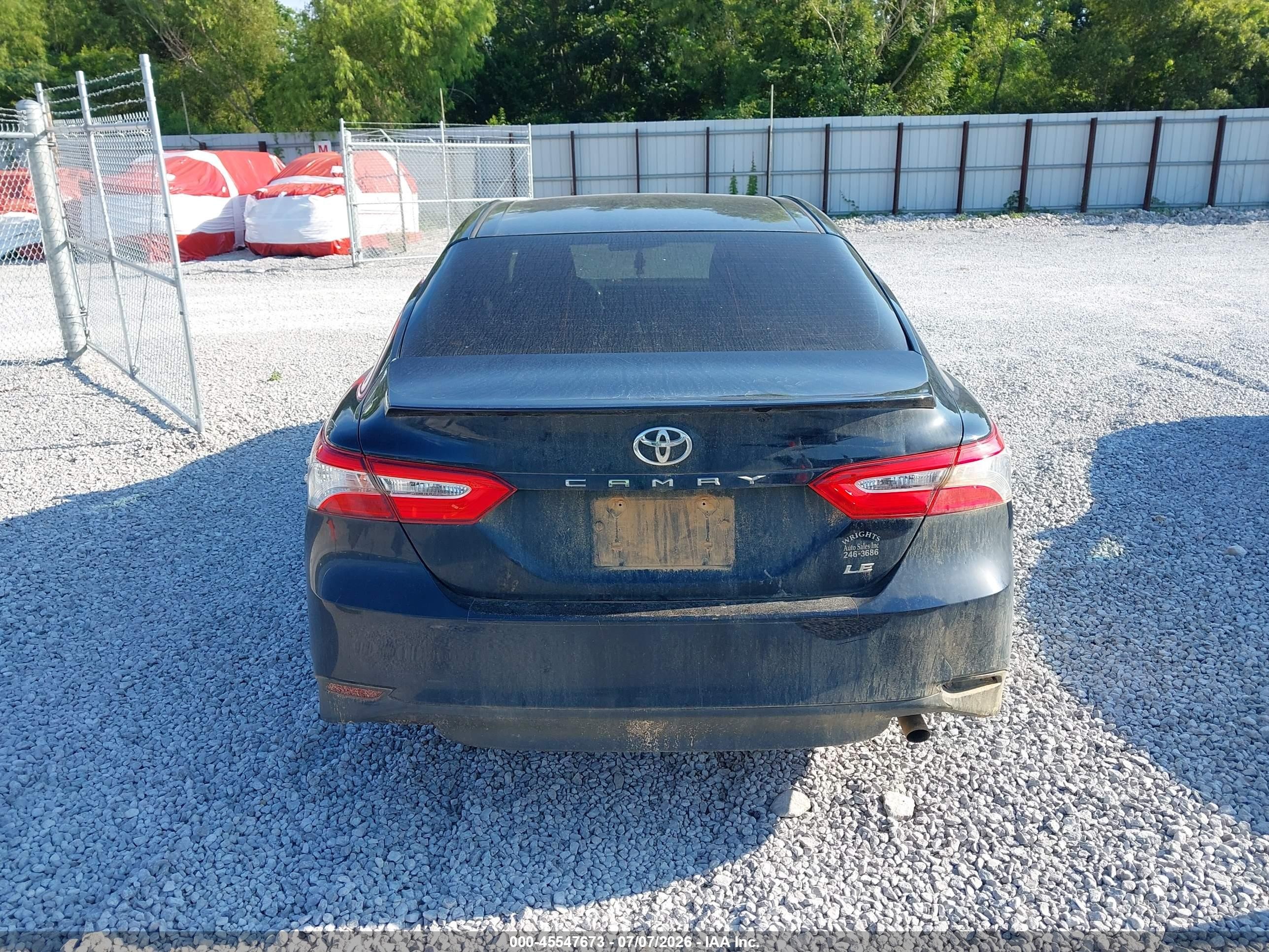 2018 Toyota Camry Le Black vin: 4T1B11HK7JU632565