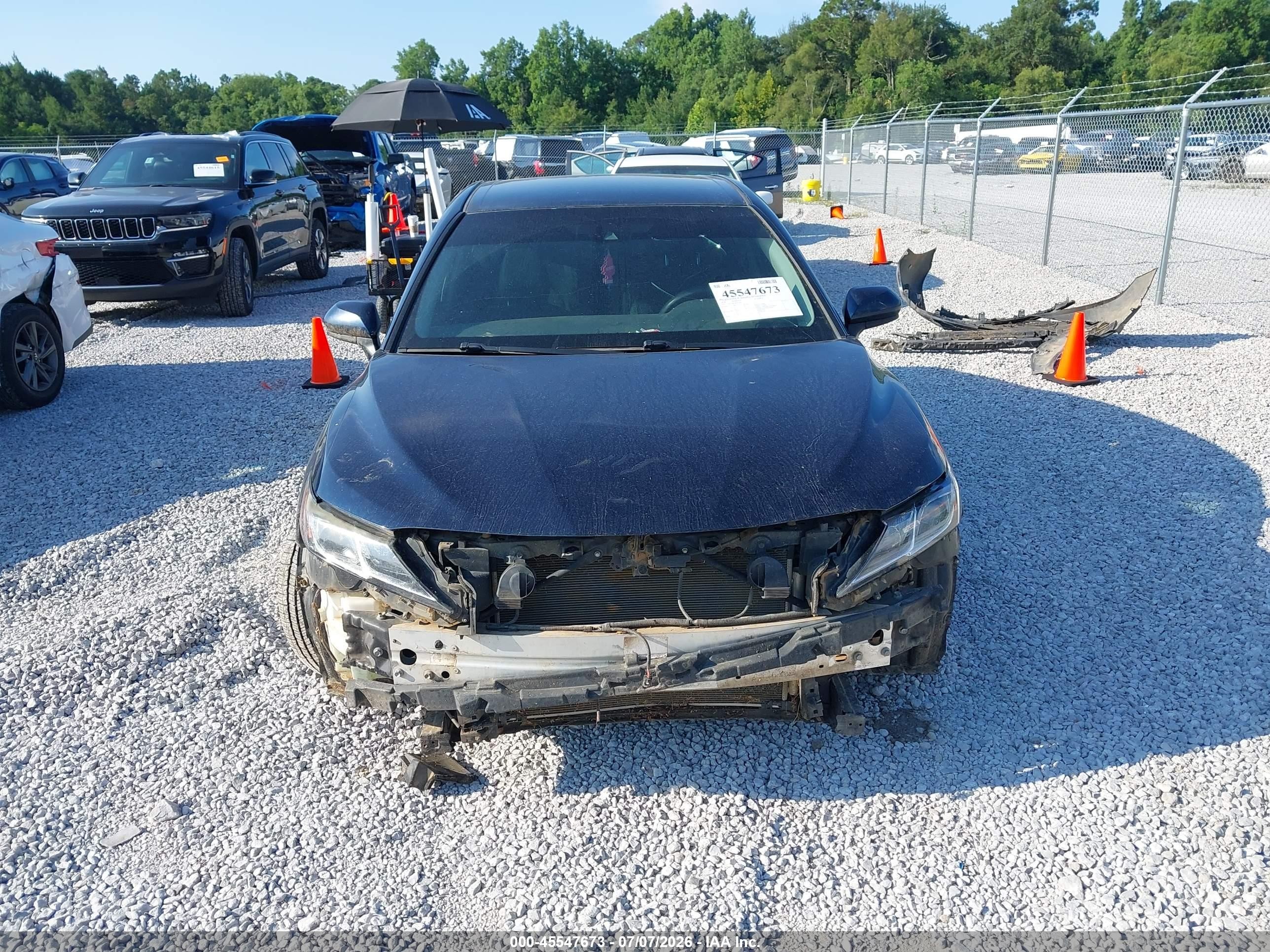 2018 Toyota Camry Le Black vin: 4T1B11HK7JU632565