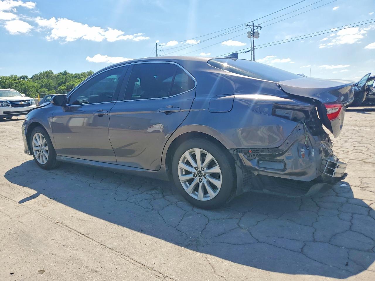 2019 Toyota Camry Le Gray vin: 4T1B11HK7KU688149