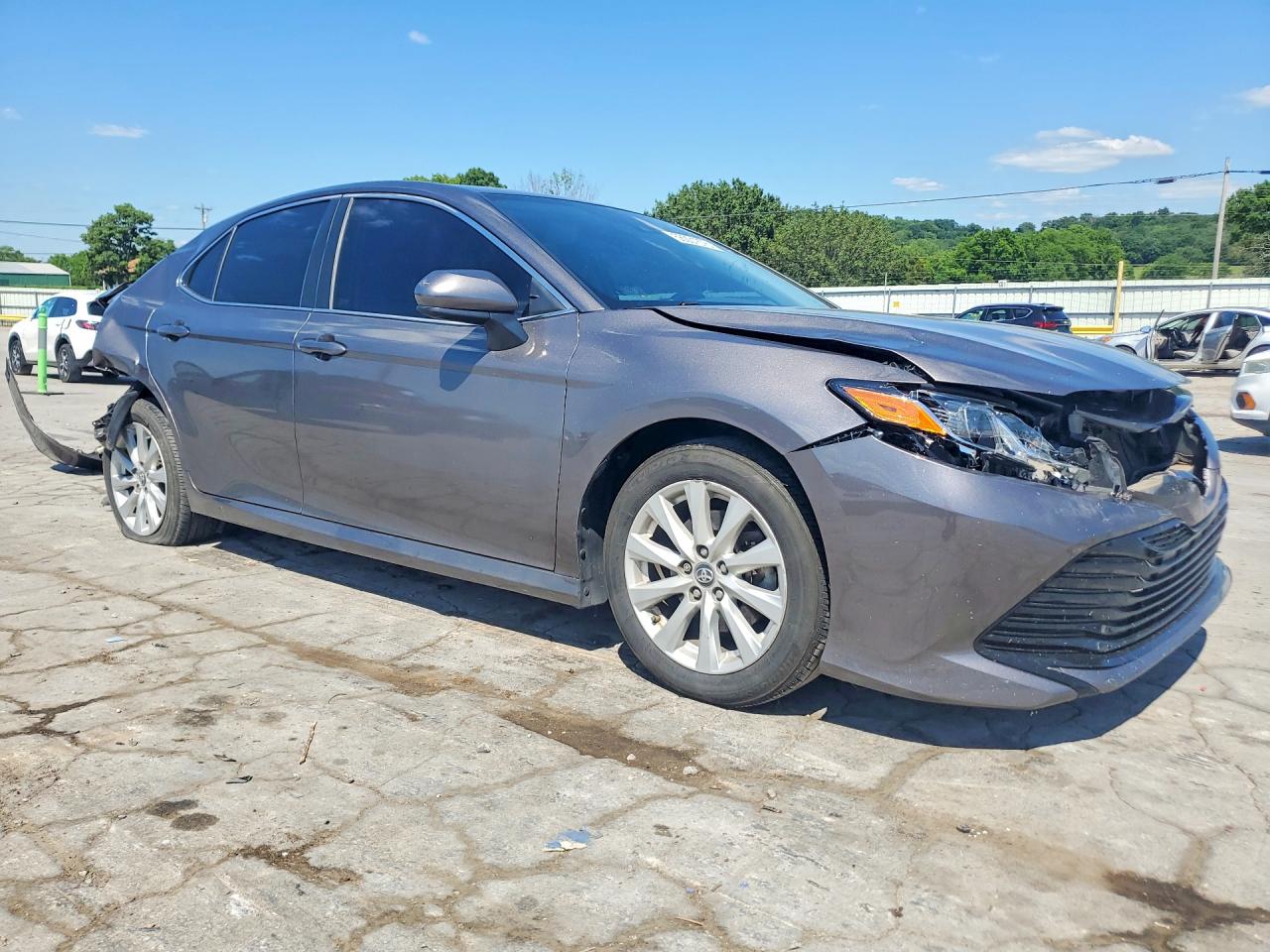 2019 Toyota Camry Le Gray vin: 4T1B11HK7KU688149