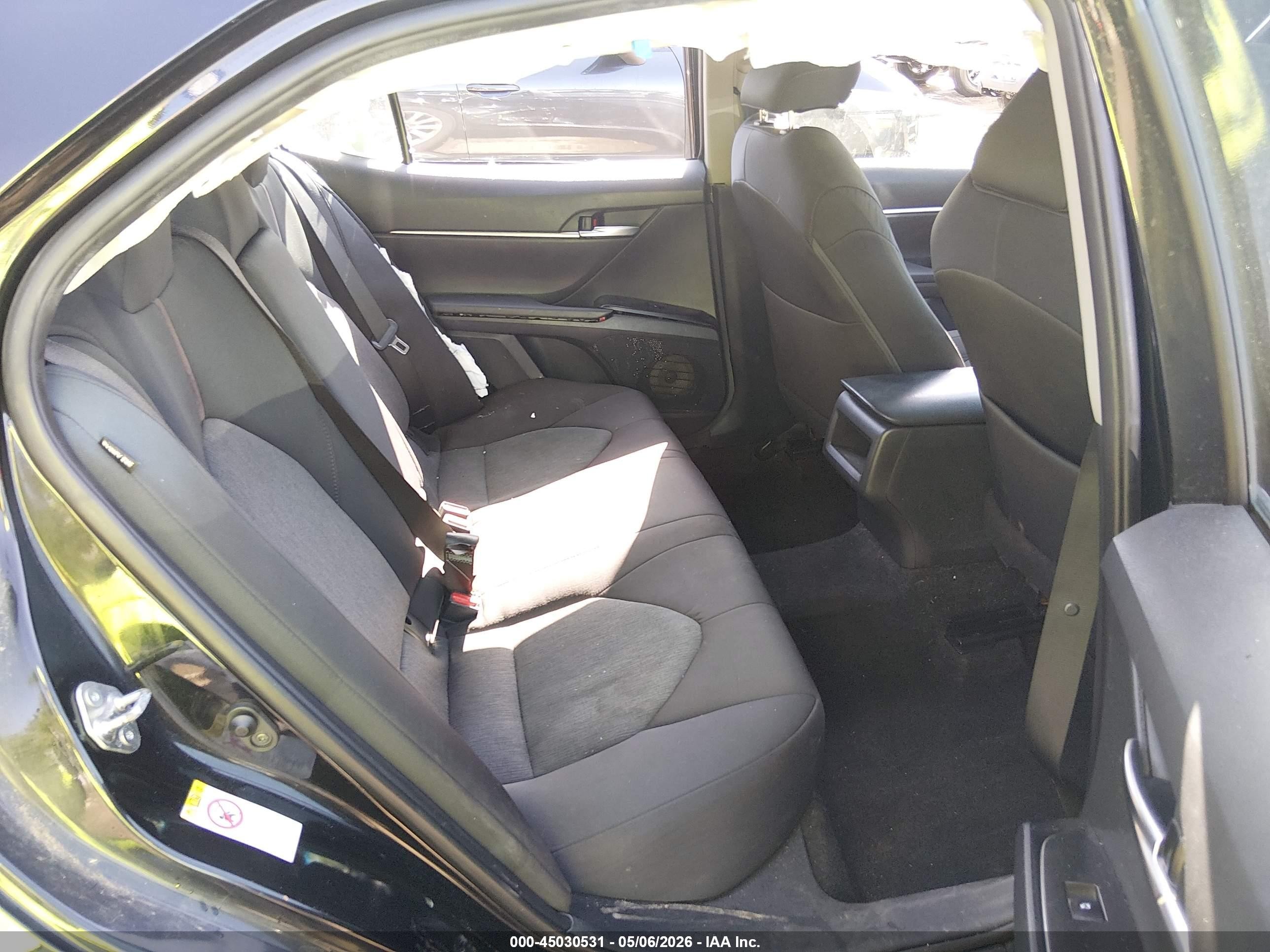 2018 Toyota Camry Le Black vin: 4T1B11HK8JU070644