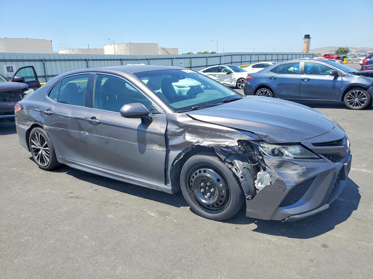 2018 Toyota Camry Se Gray vin: 4T1B11HK9JU557237