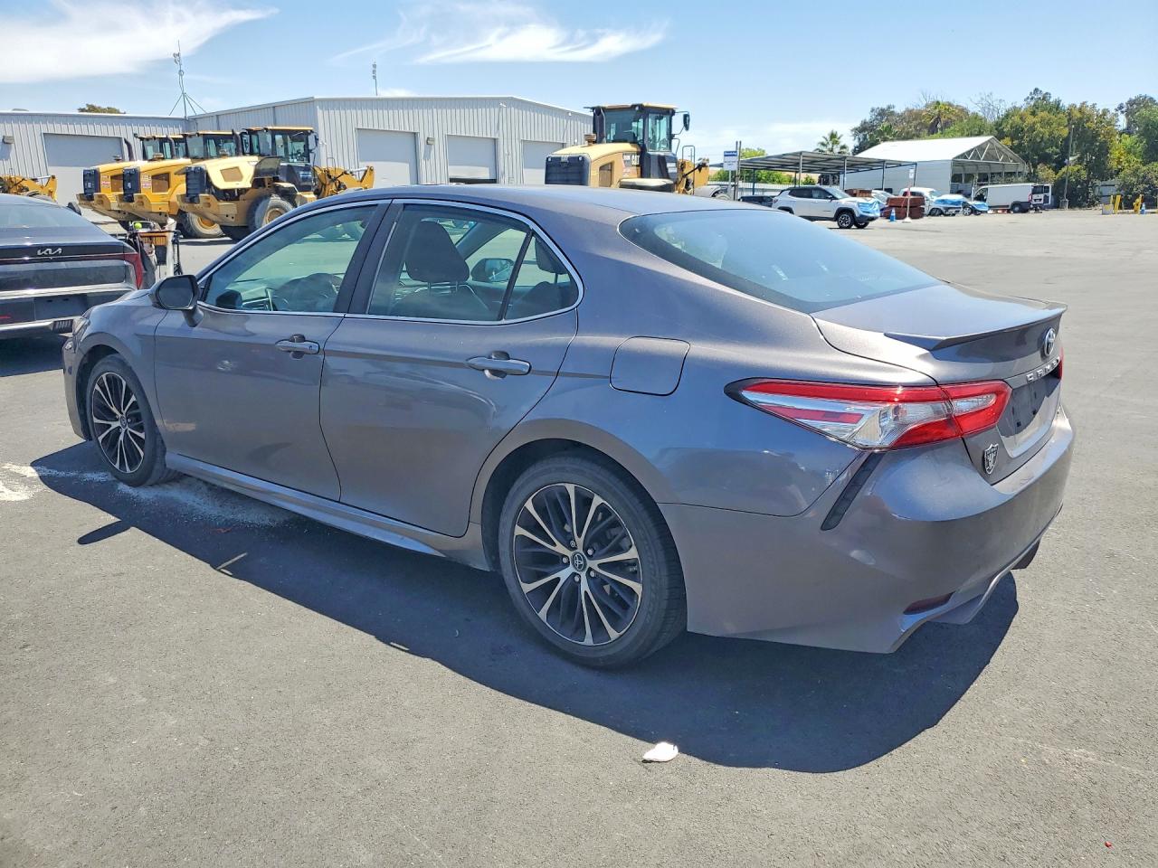 2018 Toyota Camry Se Gray vin: 4T1B11HK9JU557237