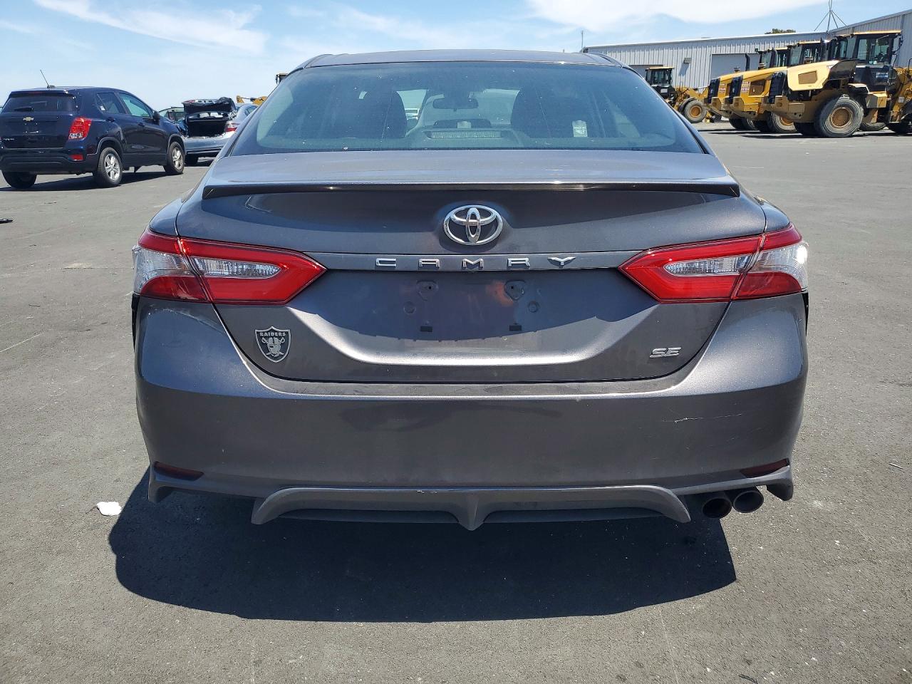 2018 Toyota Camry Se Gray vin: 4T1B11HK9JU557237