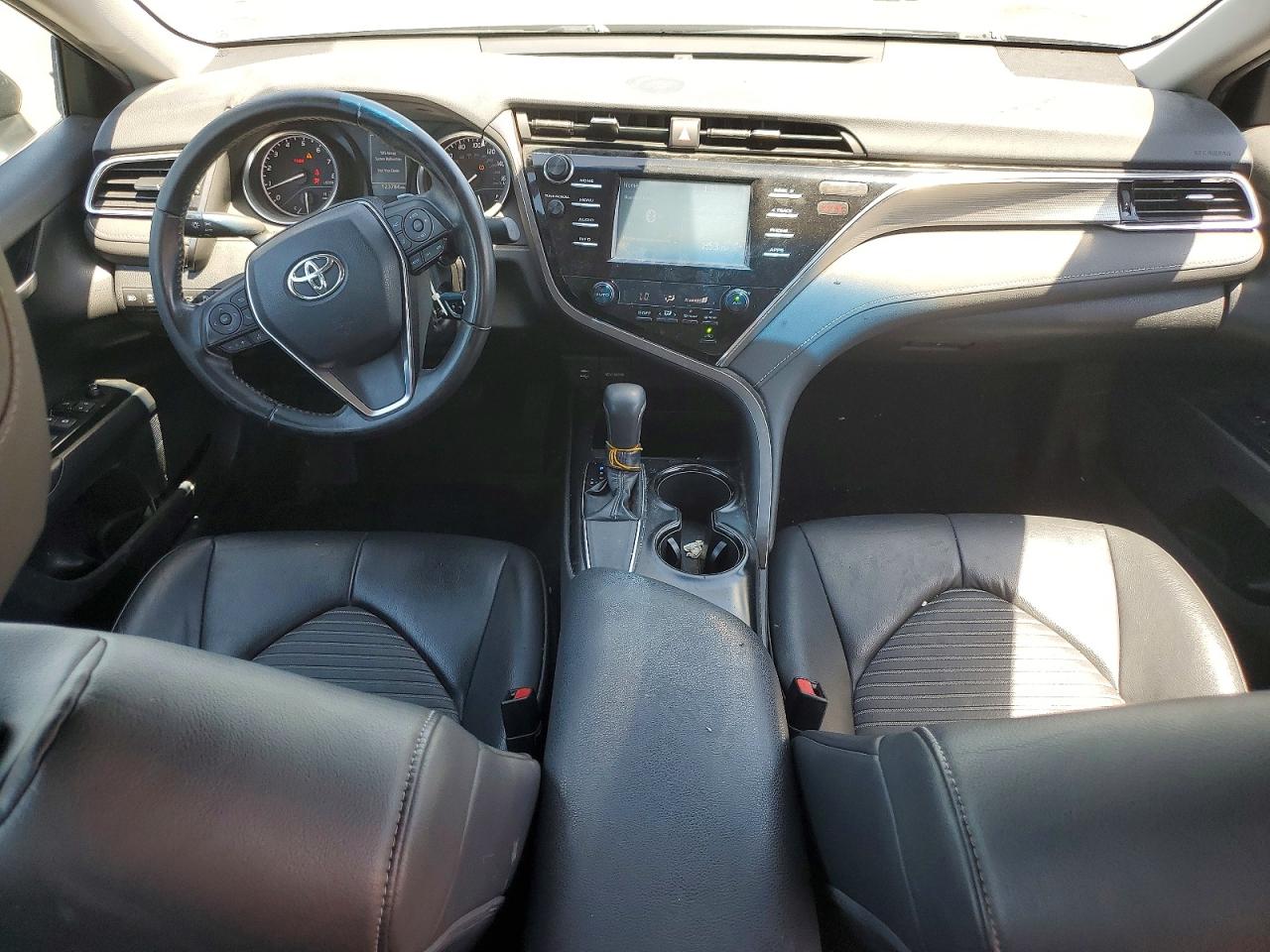 2018 Toyota Camry Se Gray vin: 4T1B11HK9JU557237