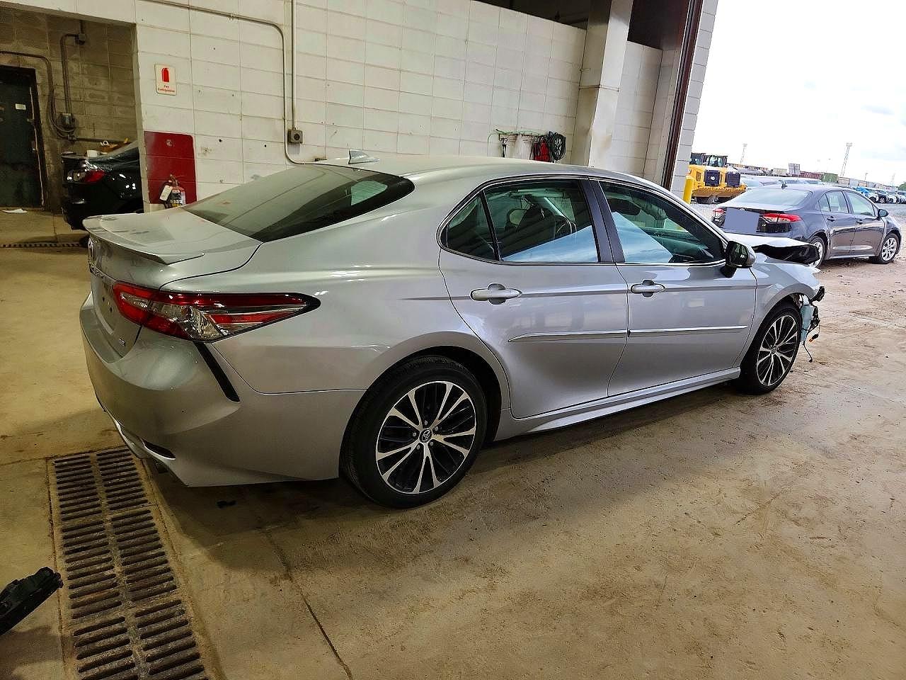 2019 Toyota Camry Se Silver vin: 4T1B11HK9KU201422