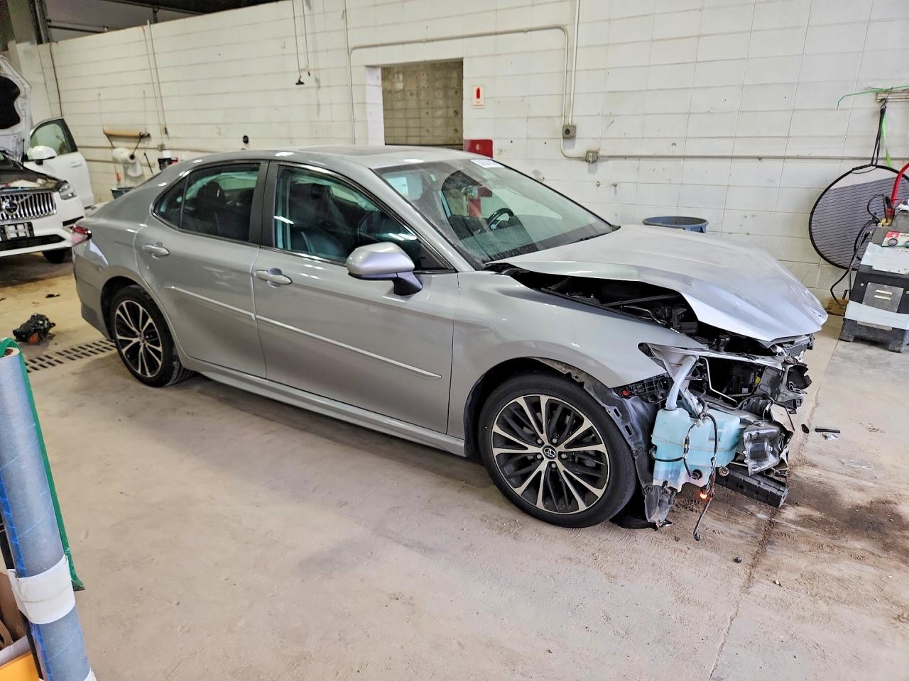 2019 Toyota Camry Se Silver vin: 4T1B11HK9KU201422