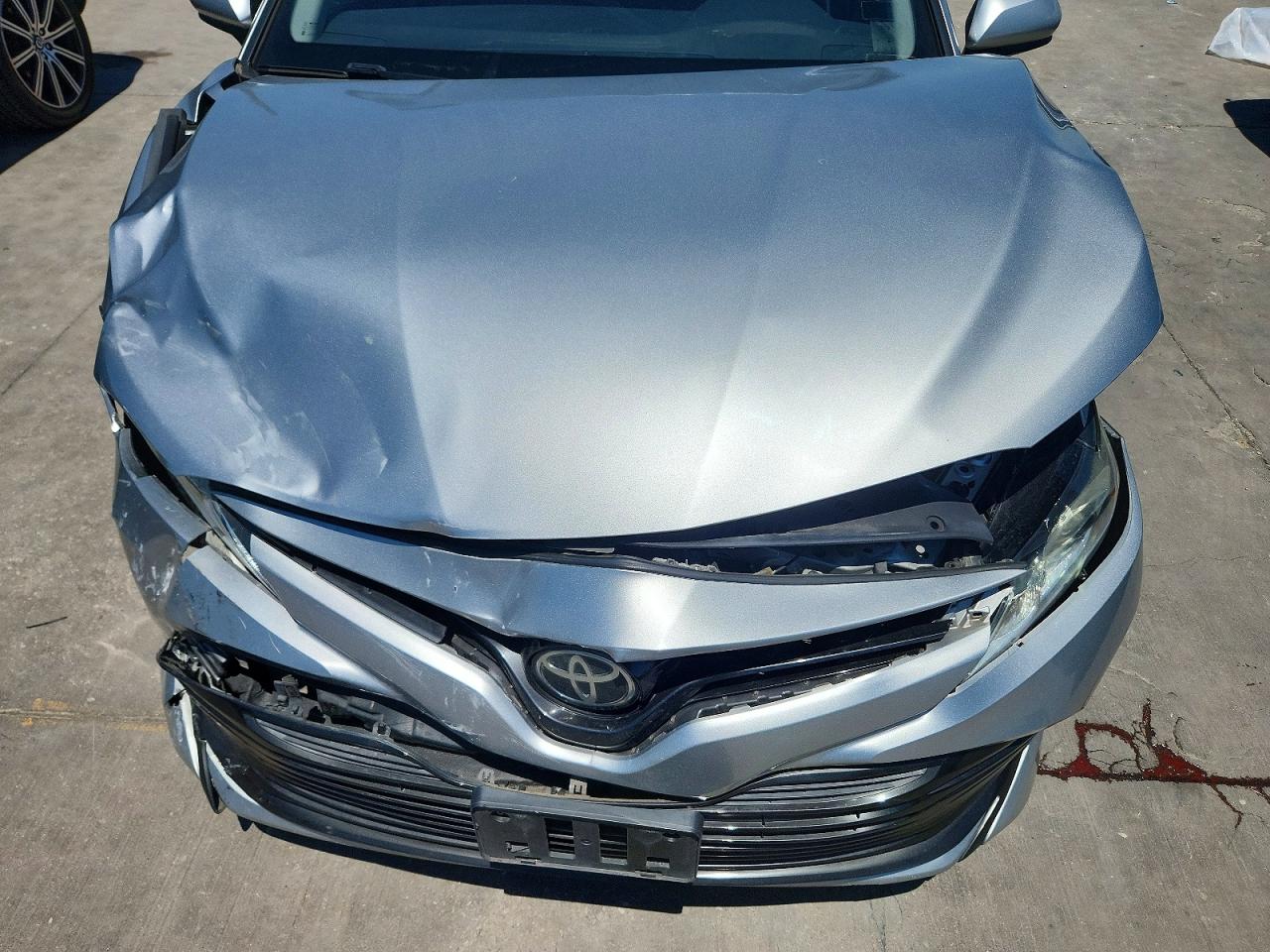 2019 Toyota Camry Le Silver vin: 4T1B11HK9KU240902