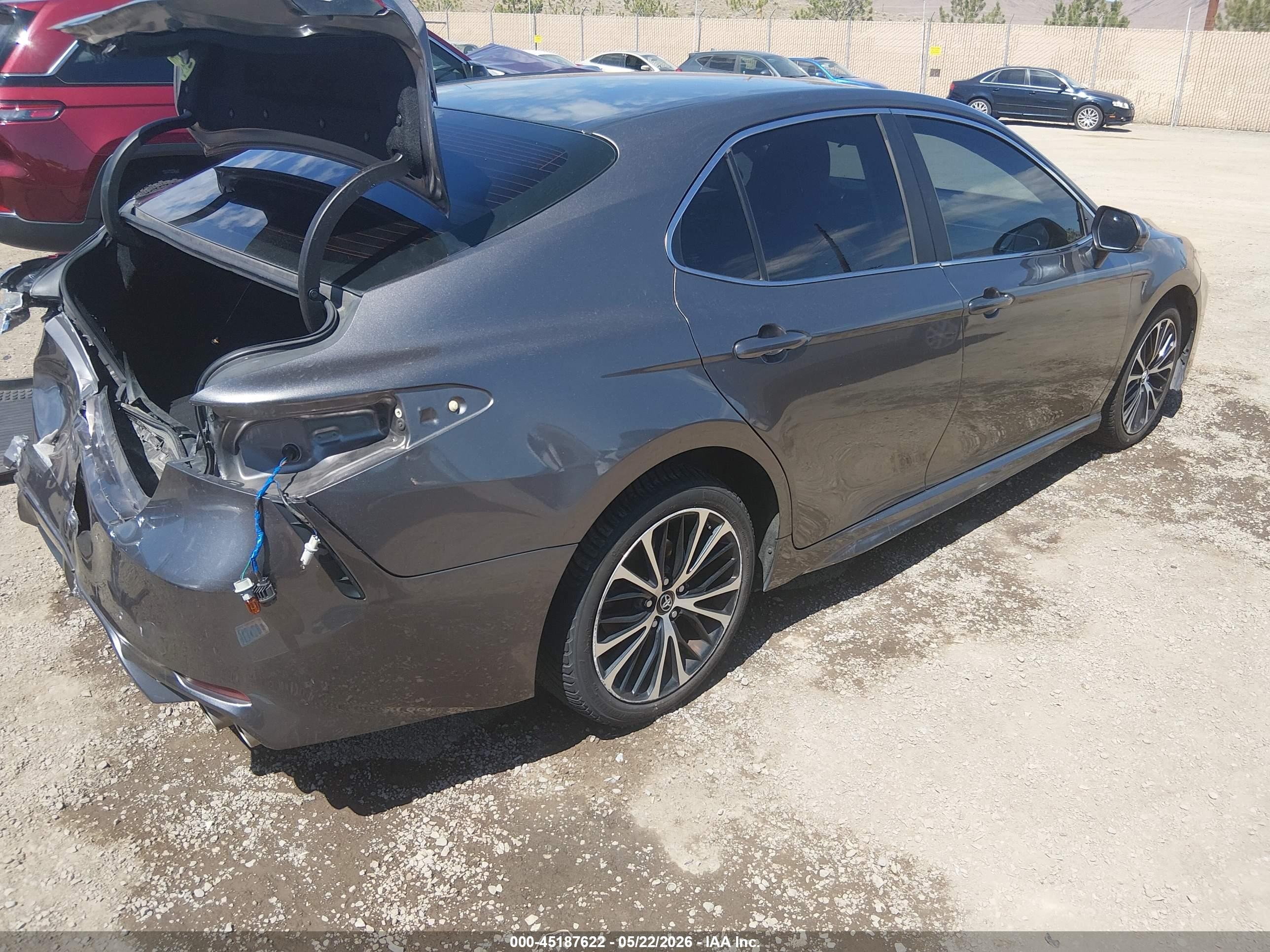 2018 Toyota Camry Se Серый vin: 4T1B11HKXJU521847
