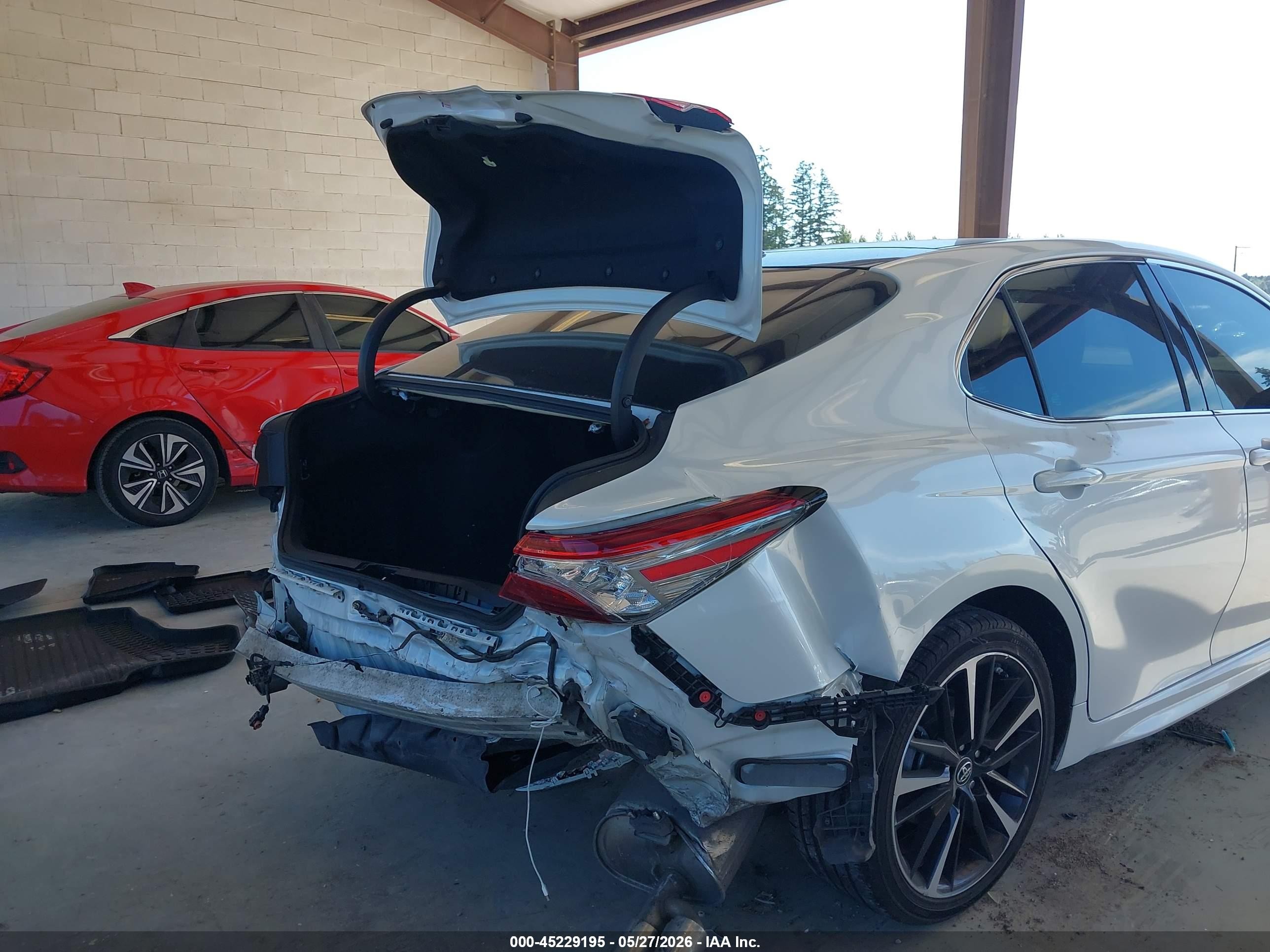 2019 Toyota Camry Xse Белый vin: 4T1B61HK3KU831504