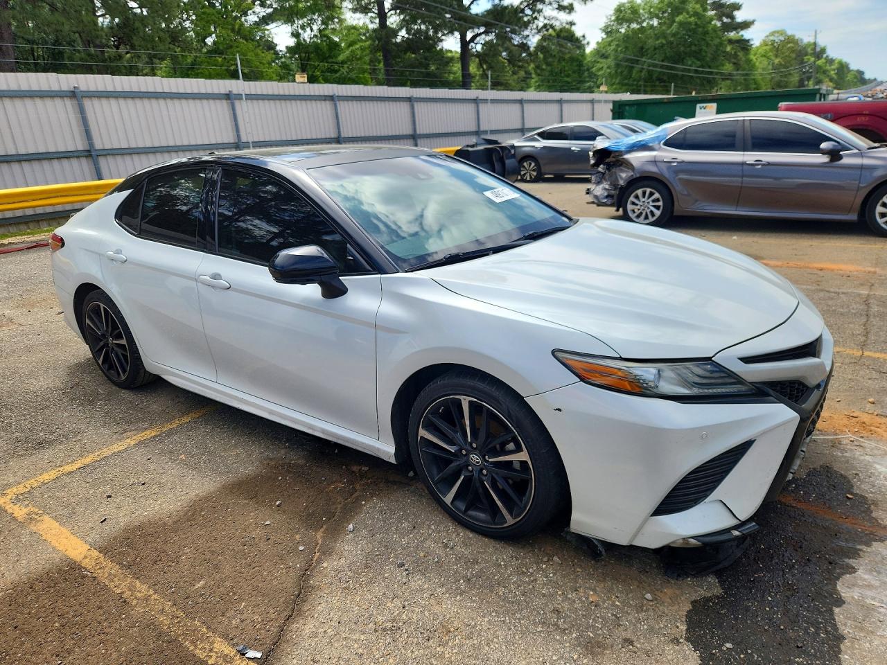 2018 Toyota Camry Xse White vin: 4T1B61HK5JU106971
