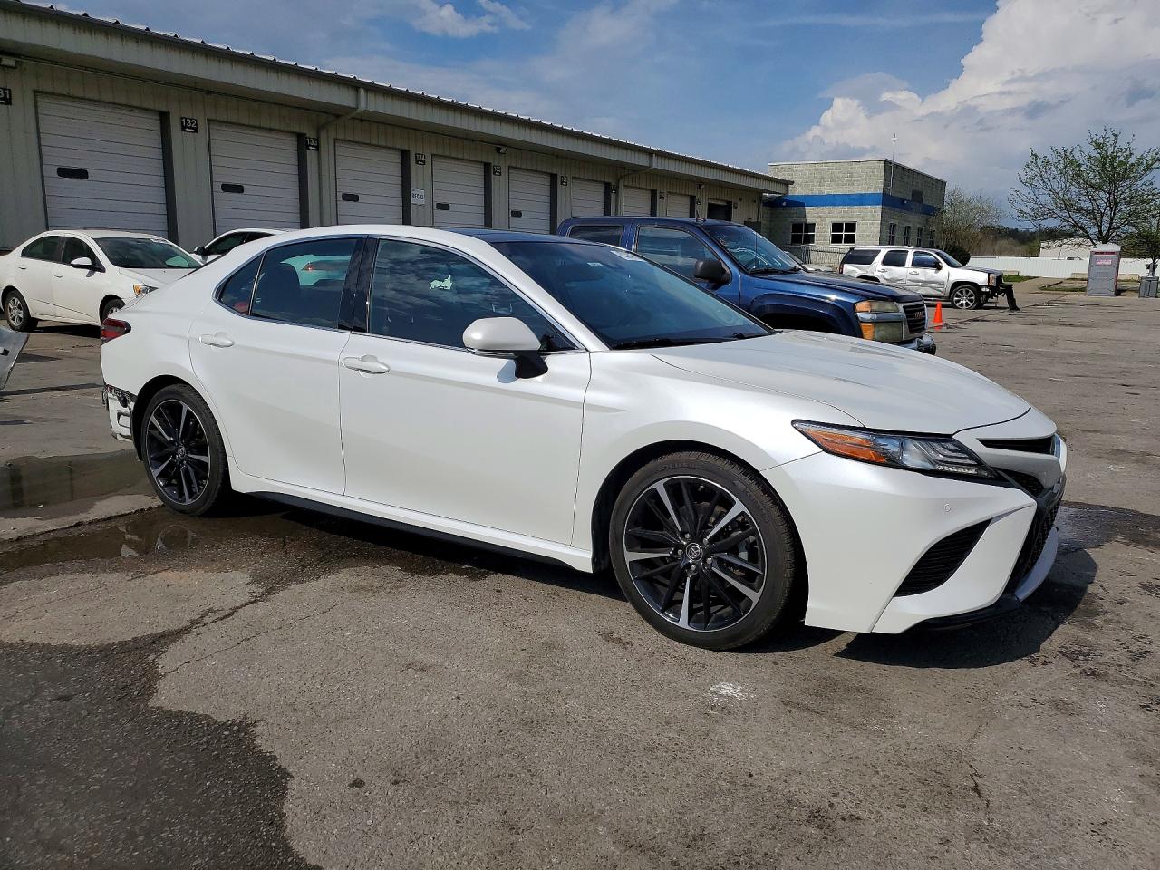 2018 Toyota Camry Xse White vin: 4T1B61HKXJU664802