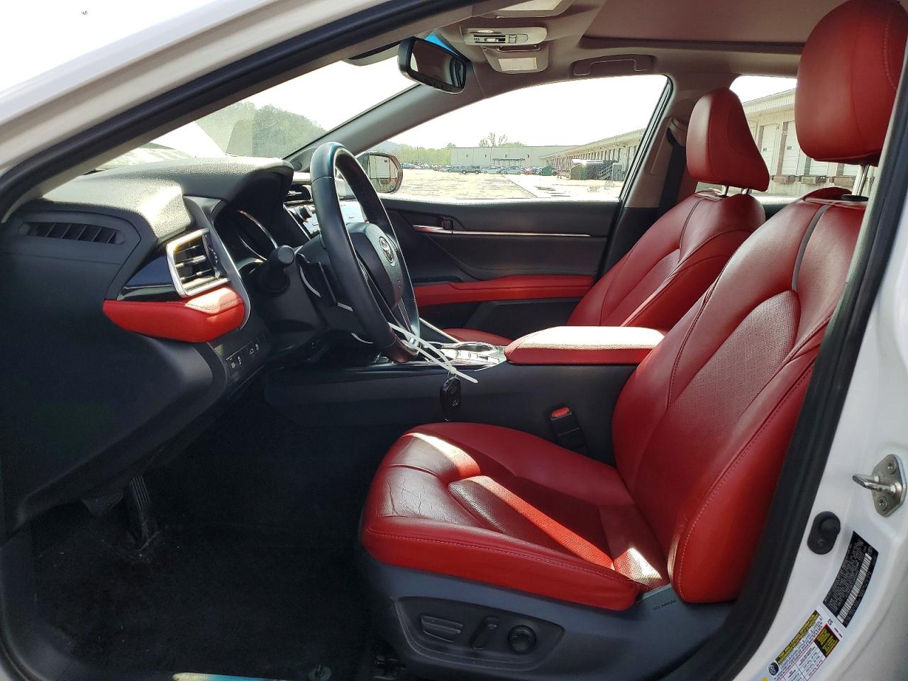 2018 Toyota Camry Xse White vin: 4T1B61HKXJU664802