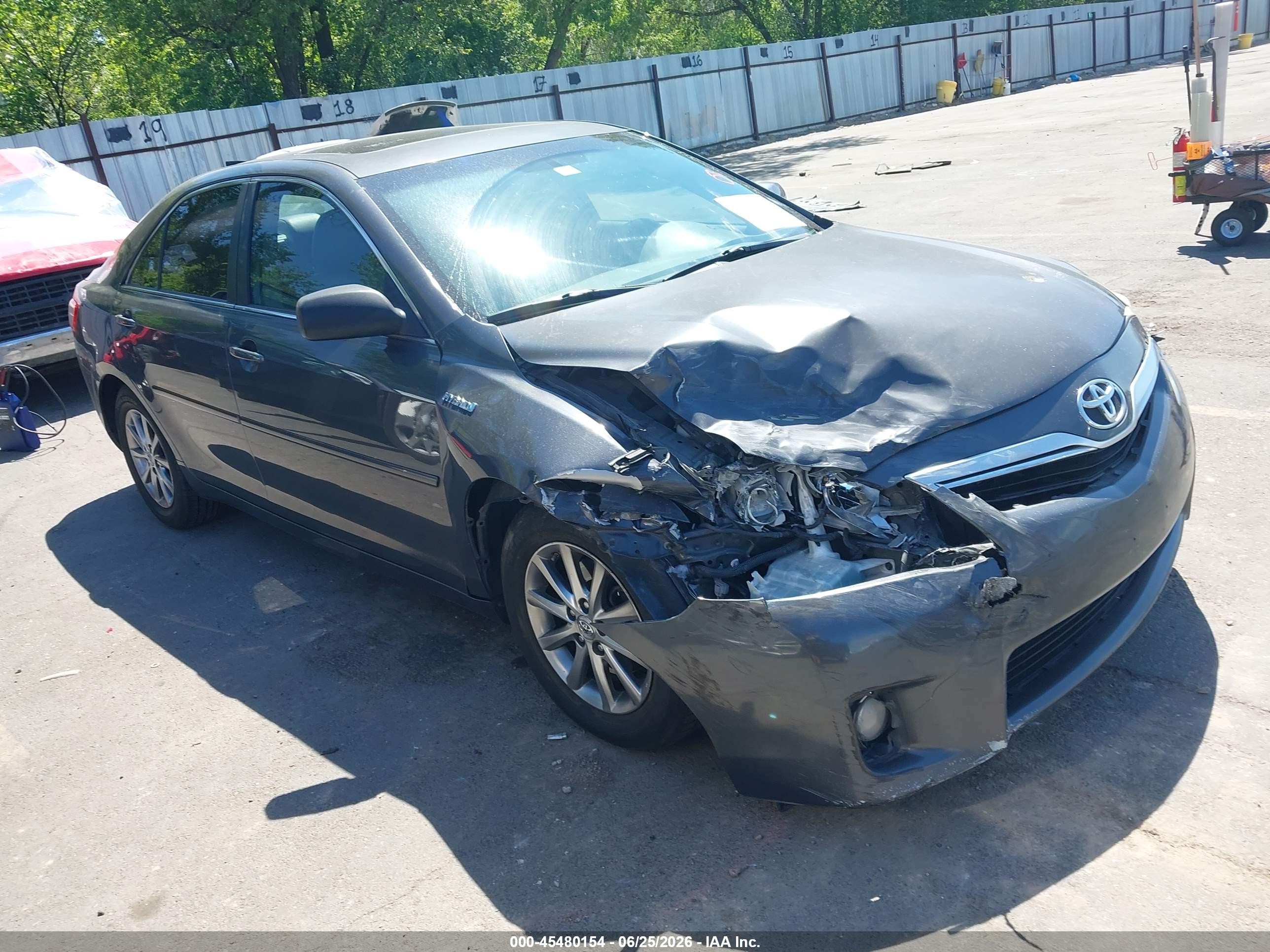 2010 Toyota Camry Hybrid   Серый vin: 4T1BB3EK0AU121552