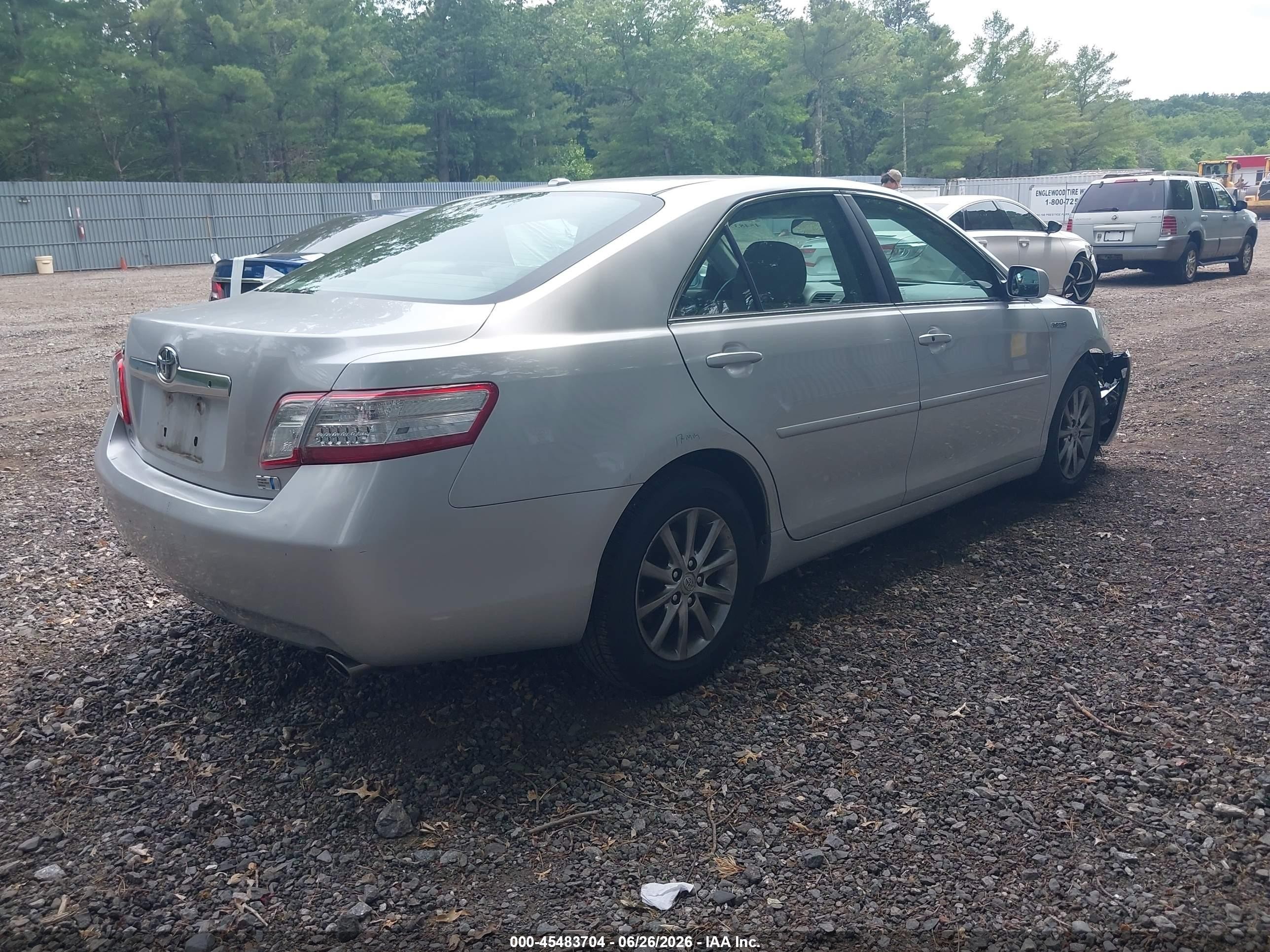 2011 Toyota Camry Hybrid   Silver vin: 4T1BB3EK0BU134156