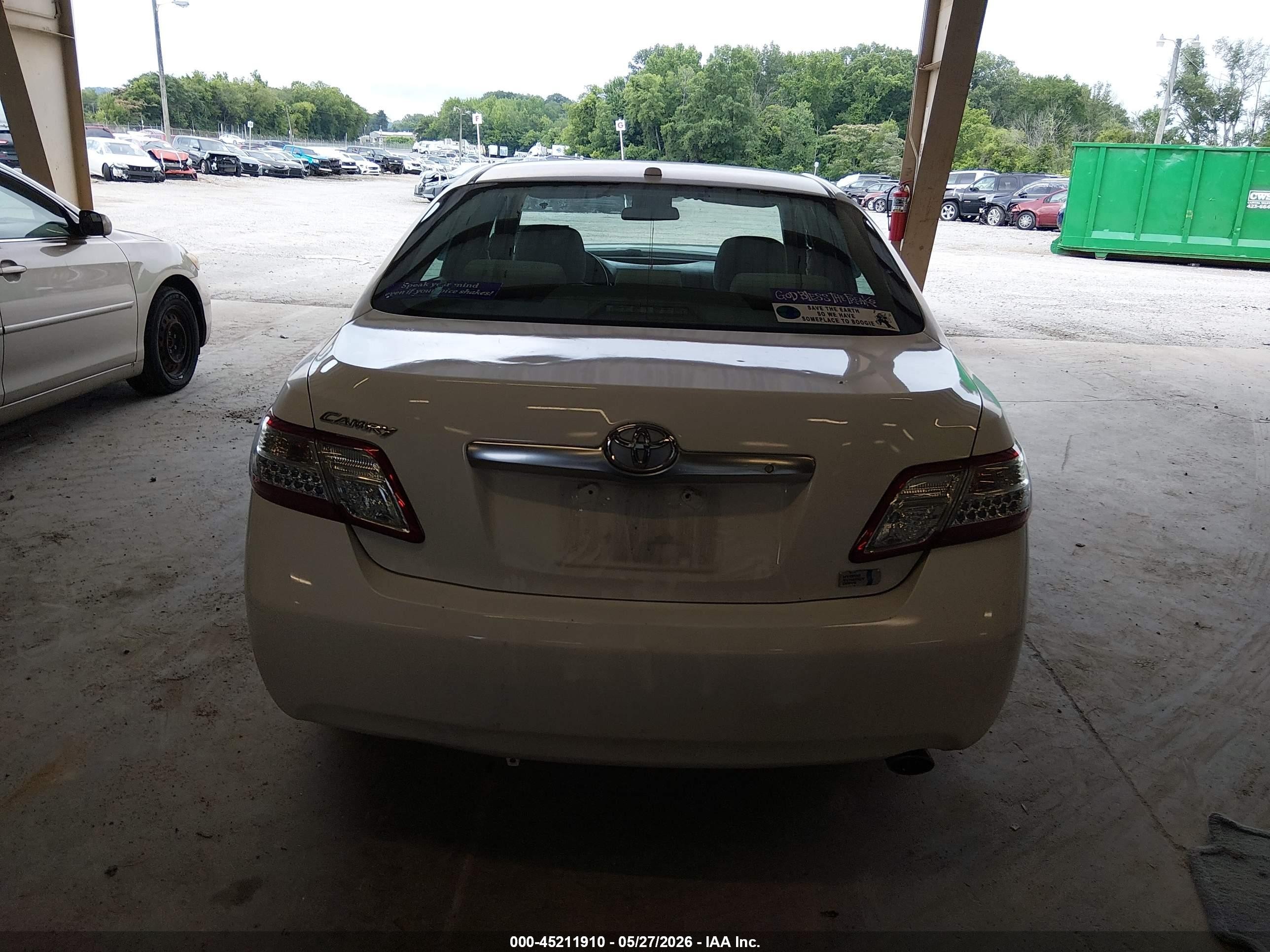 2011 Toyota Camry Hybrid   White vin: 4T1BB3EK0BU135792