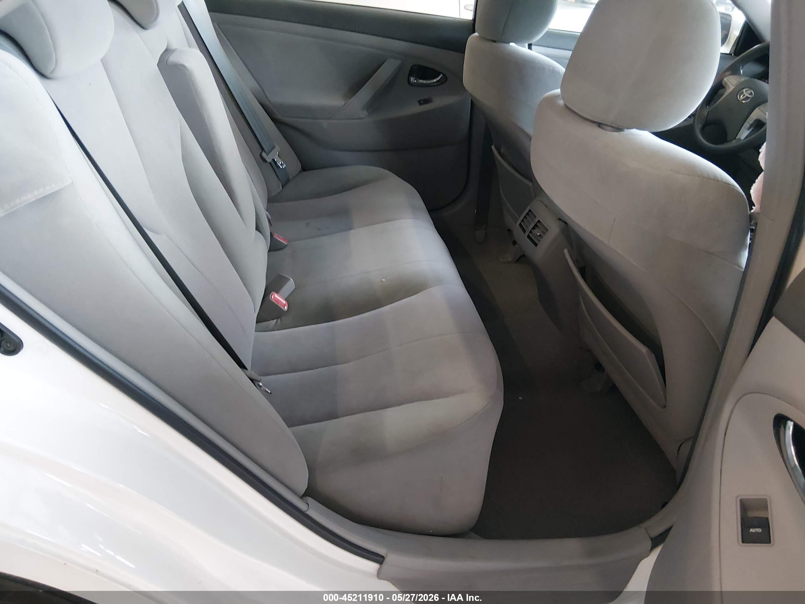 2011 Toyota Camry Hybrid   White vin: 4T1BB3EK0BU135792