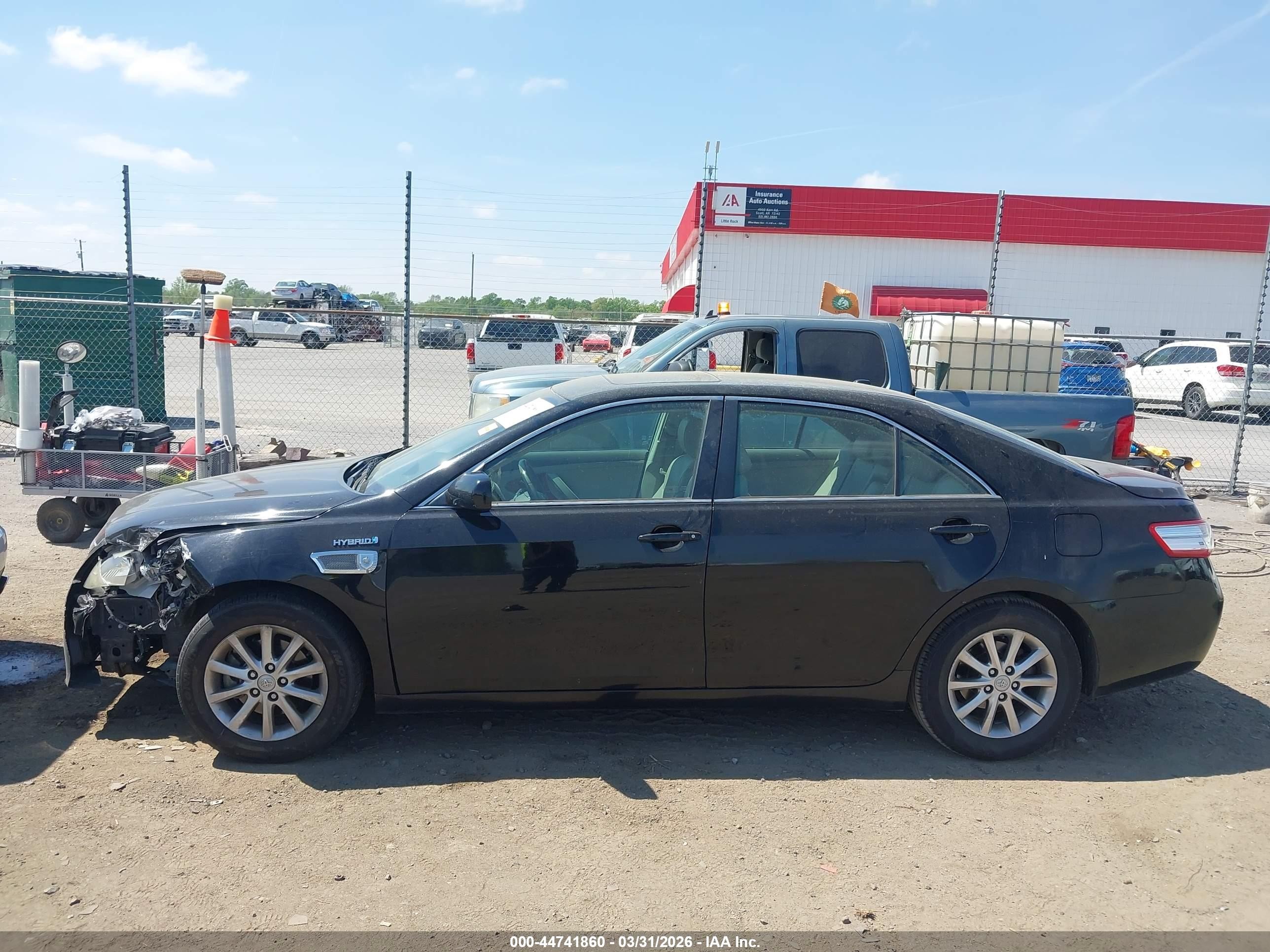2011 Toyota Camry Hybrid   Black vin: 4T1BB3EK1BU139432