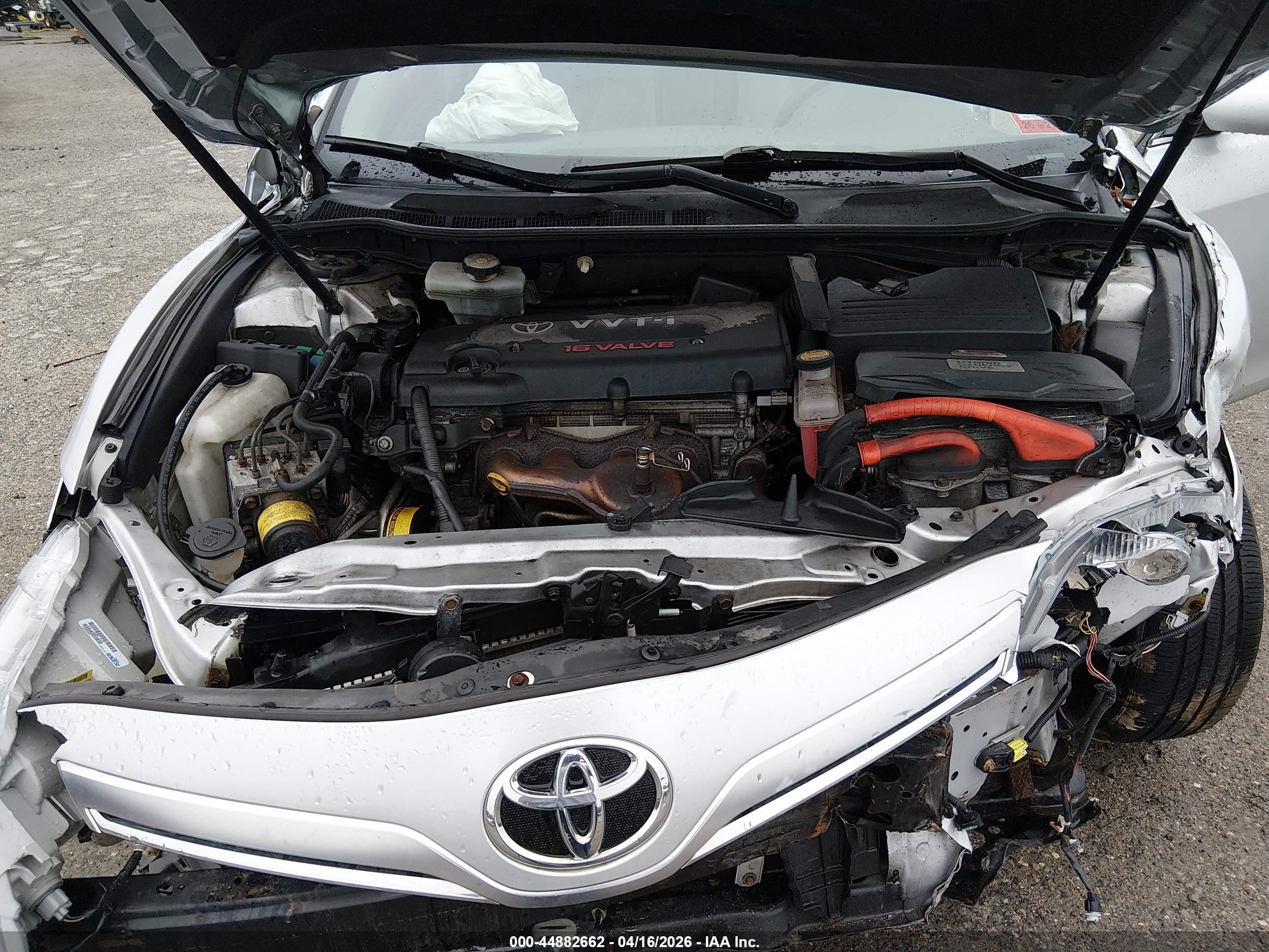 2011 Toyota Camry Hybrid   Silver vin: 4T1BB3EK1BU141584
