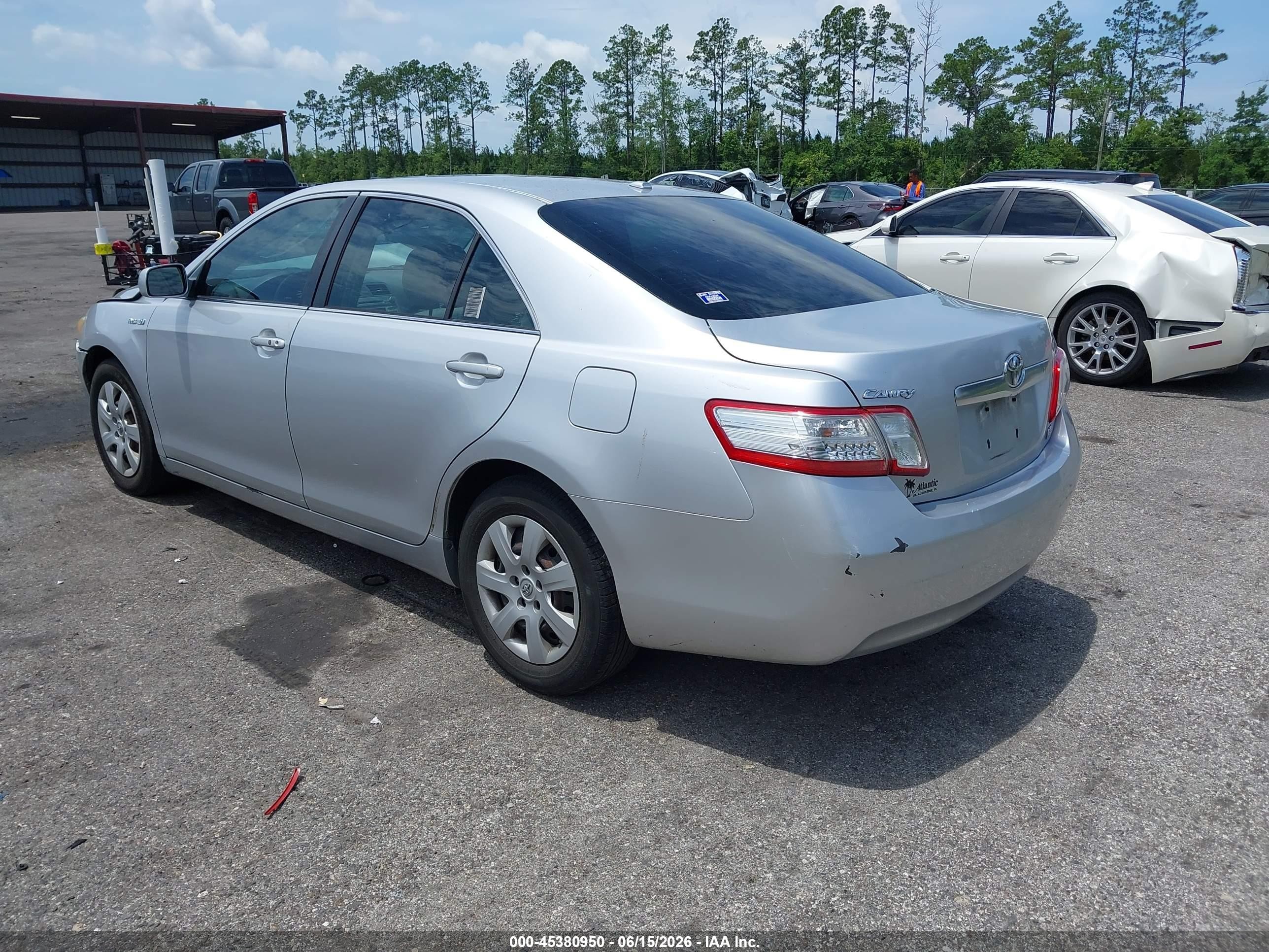 2011 Toyota Camry Hybrid   Silver vin: 4T1BB3EK1BU142010