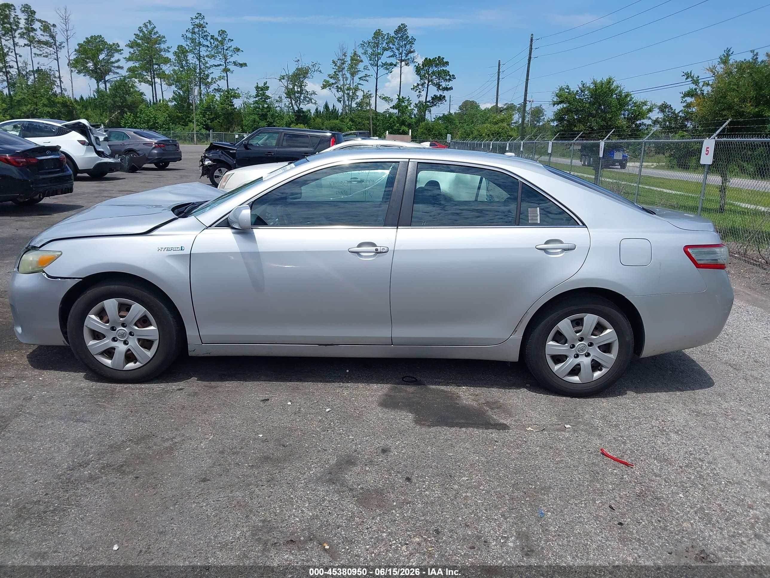 2011 Toyota Camry Hybrid   Silver vin: 4T1BB3EK1BU142010