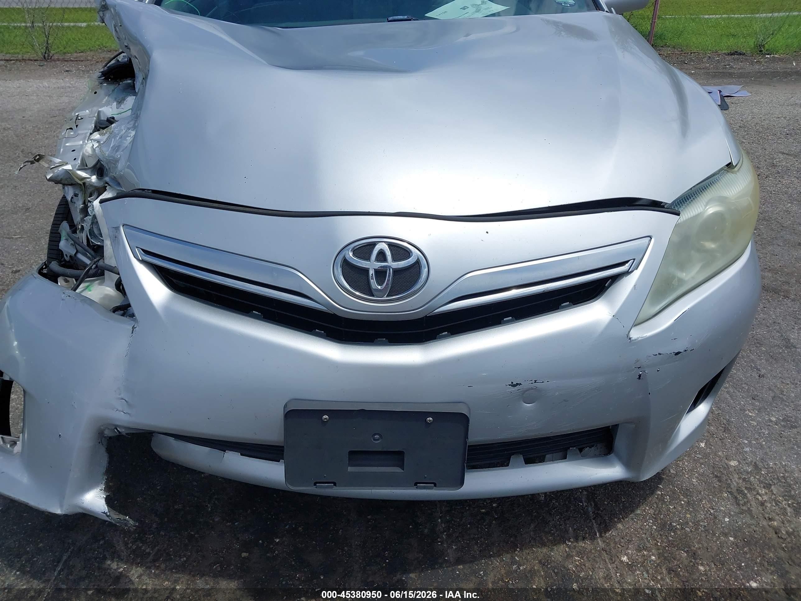2011 Toyota Camry Hybrid   Silver vin: 4T1BB3EK1BU142010