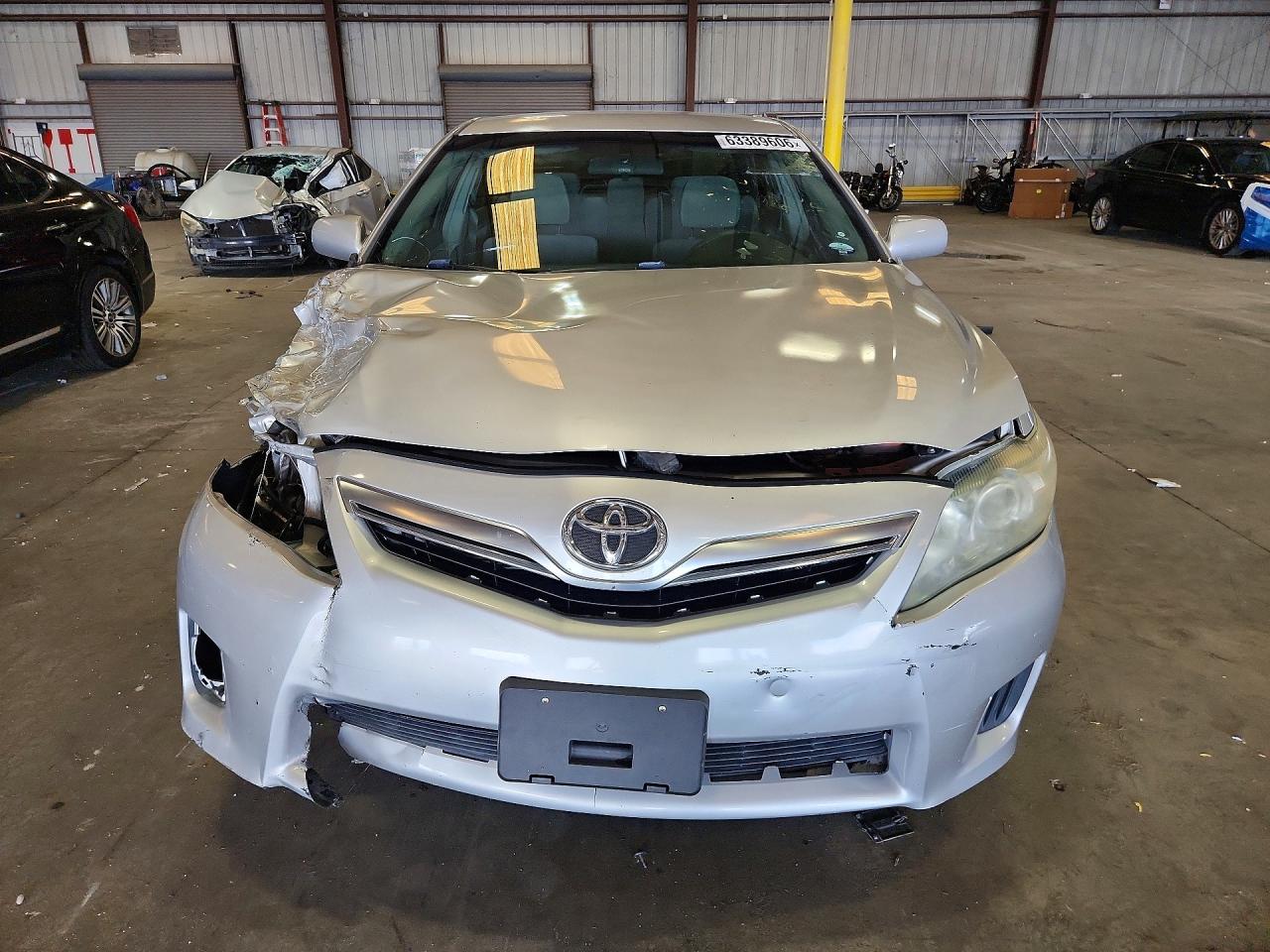 2011 Toyota Camry Hybrid Silver vin: 4T1BB3EK1BU142010