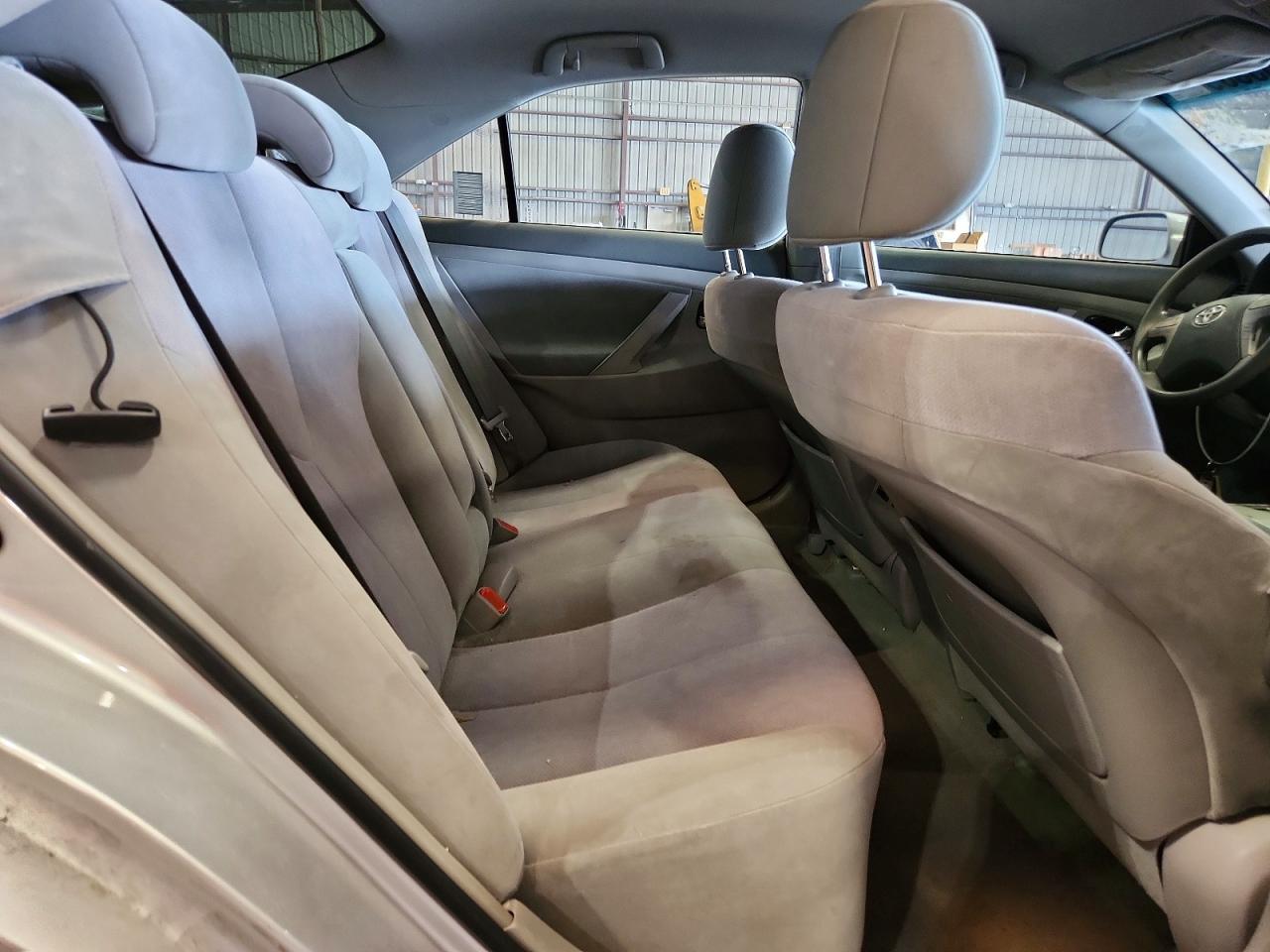 2011 Toyota Camry Hybrid Silver vin: 4T1BB3EK1BU142010