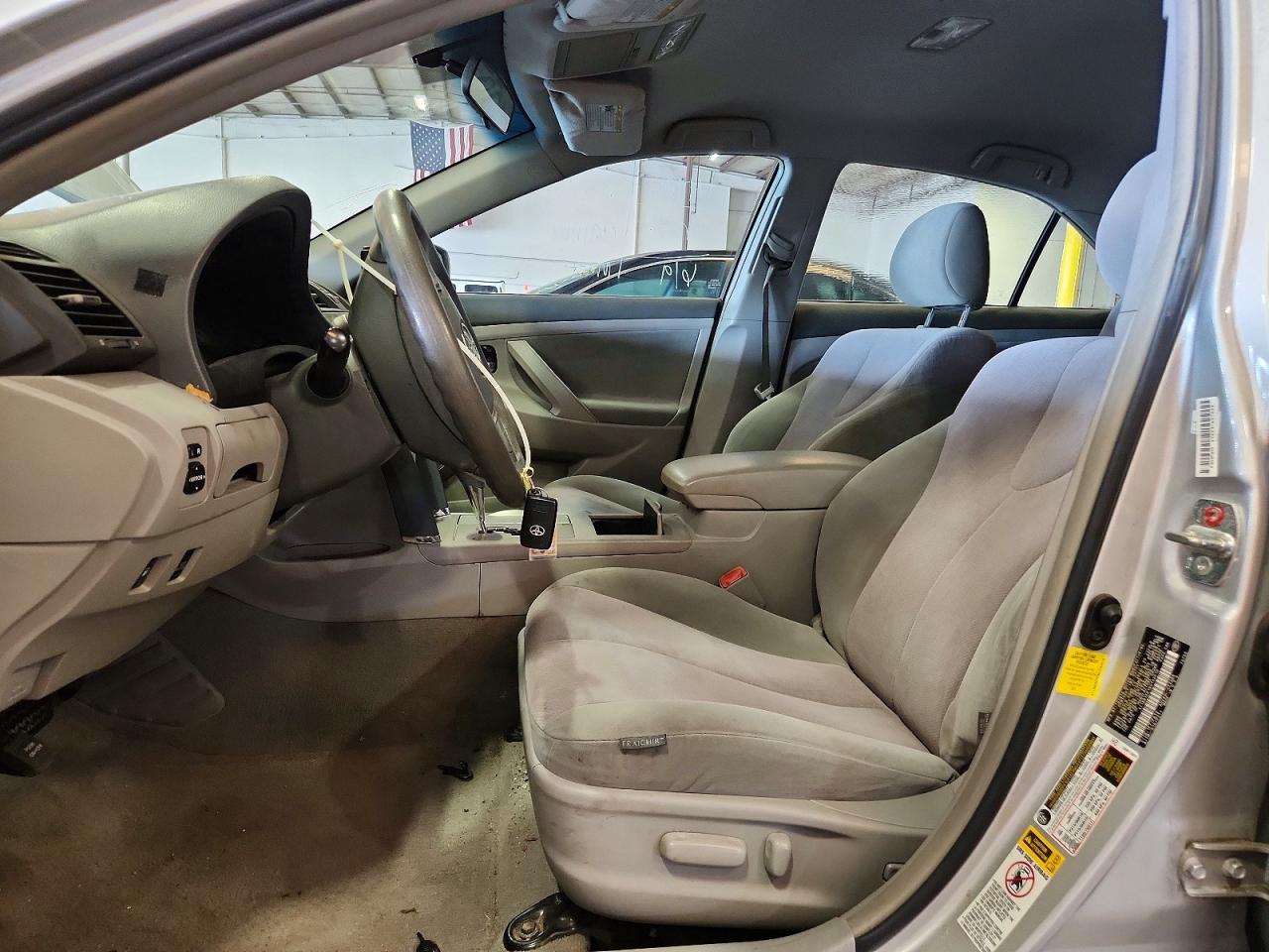 2011 Toyota Camry Hybrid Silver vin: 4T1BB3EK1BU142010