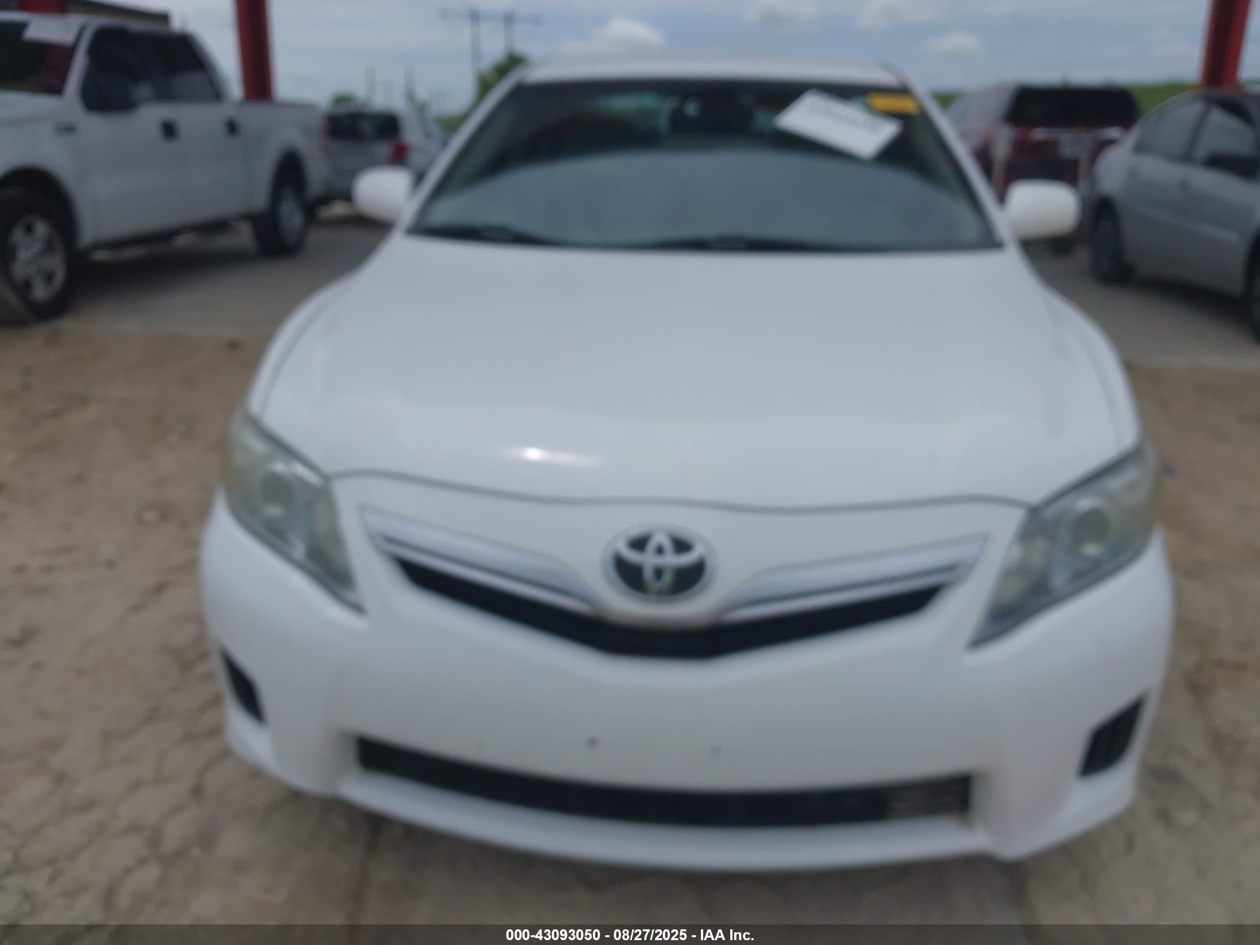 2010 Toyota Camry Hybrid   White vin: 4T1BB3EK2AU112108