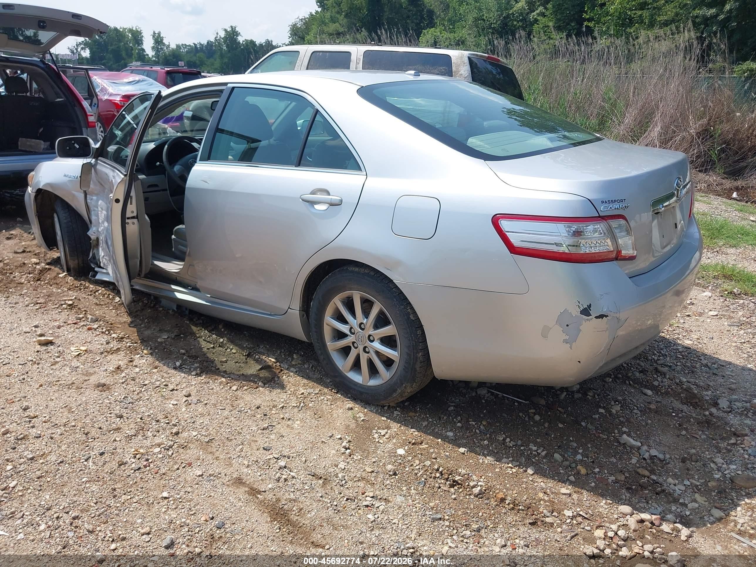 2010 Toyota Camry Hybrid   Silver vin: 4T1BB3EK2AU116319
