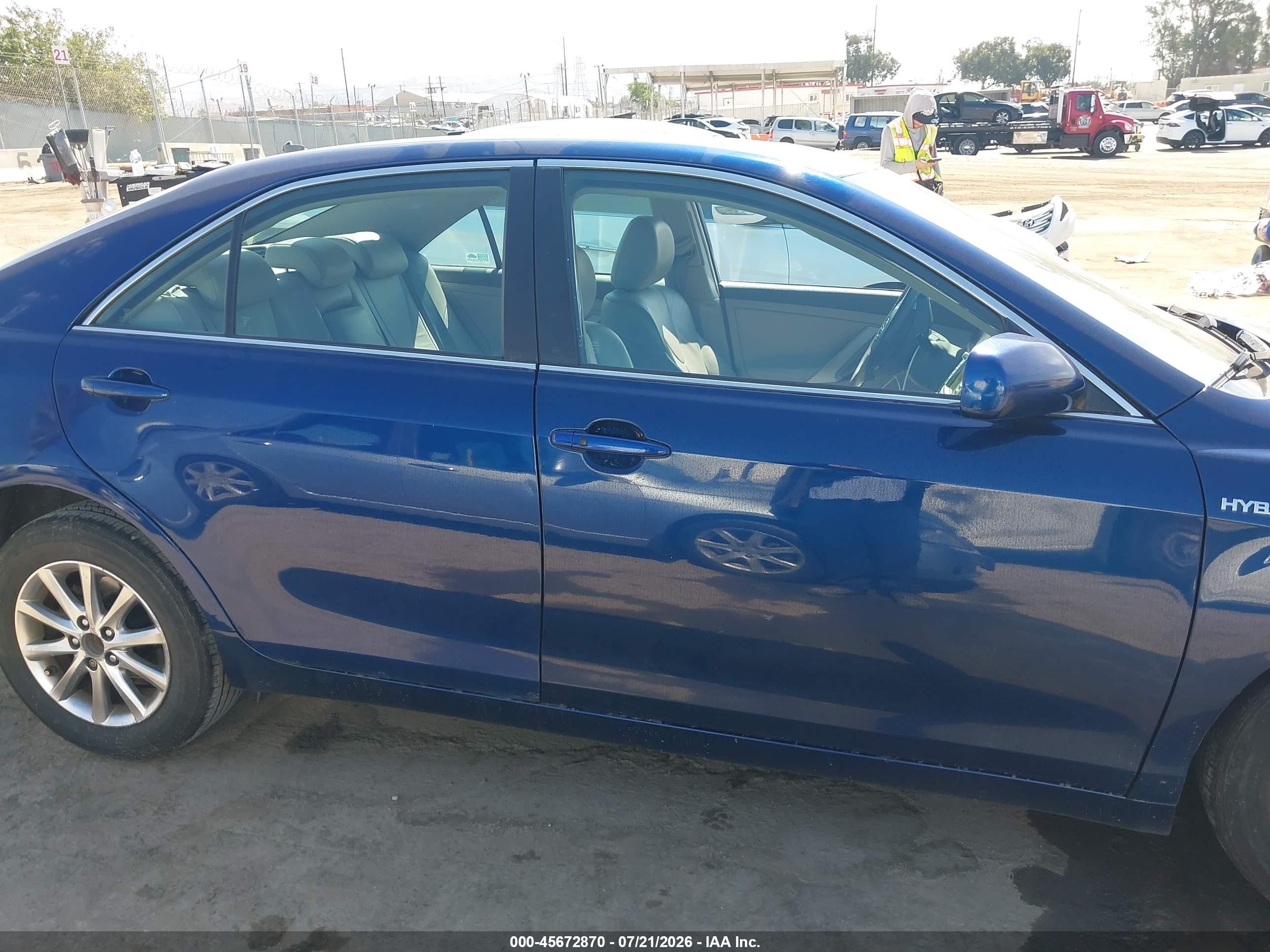 2011 Toyota Camry Hybrid   Blue vin: 4T1BB3EK2BU132005