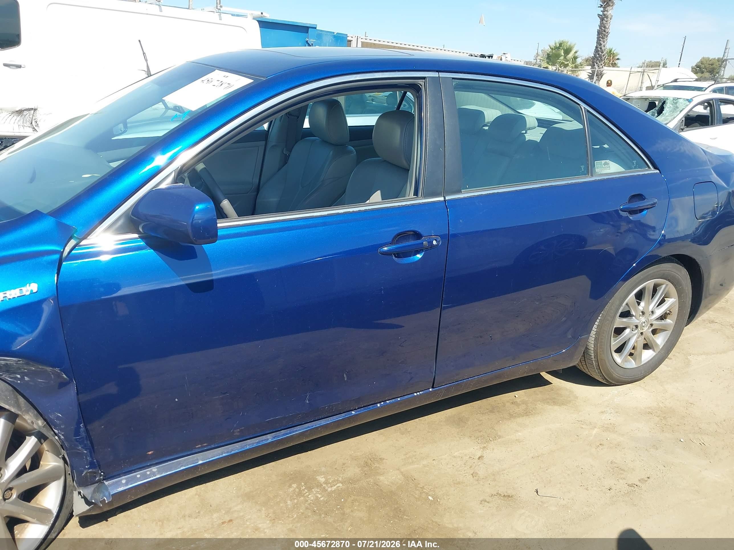 2011 Toyota Camry Hybrid   Blue vin: 4T1BB3EK2BU132005