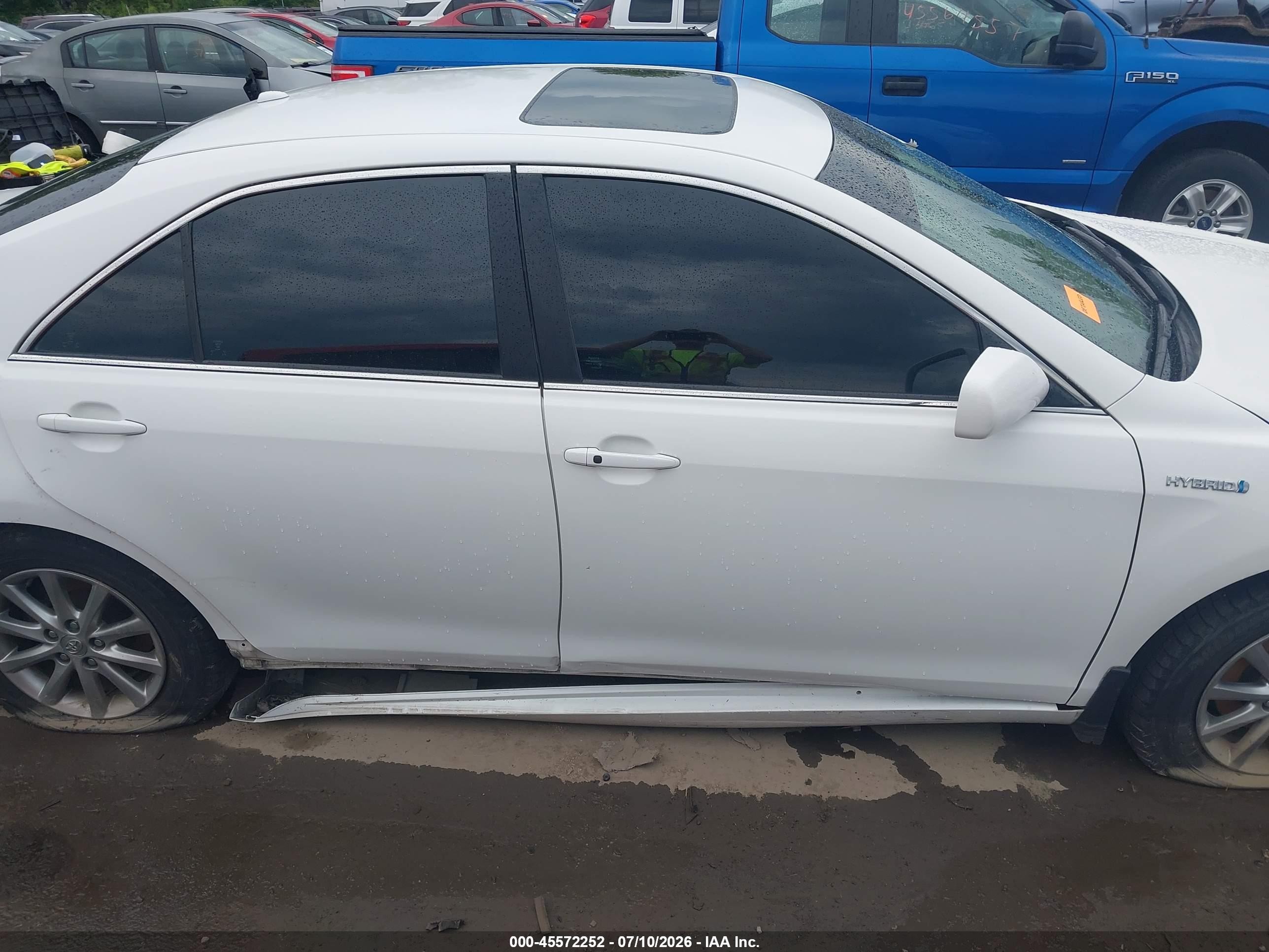 2011 Toyota Camry Hybrid   White vin: 4T1BB3EK2BU132487