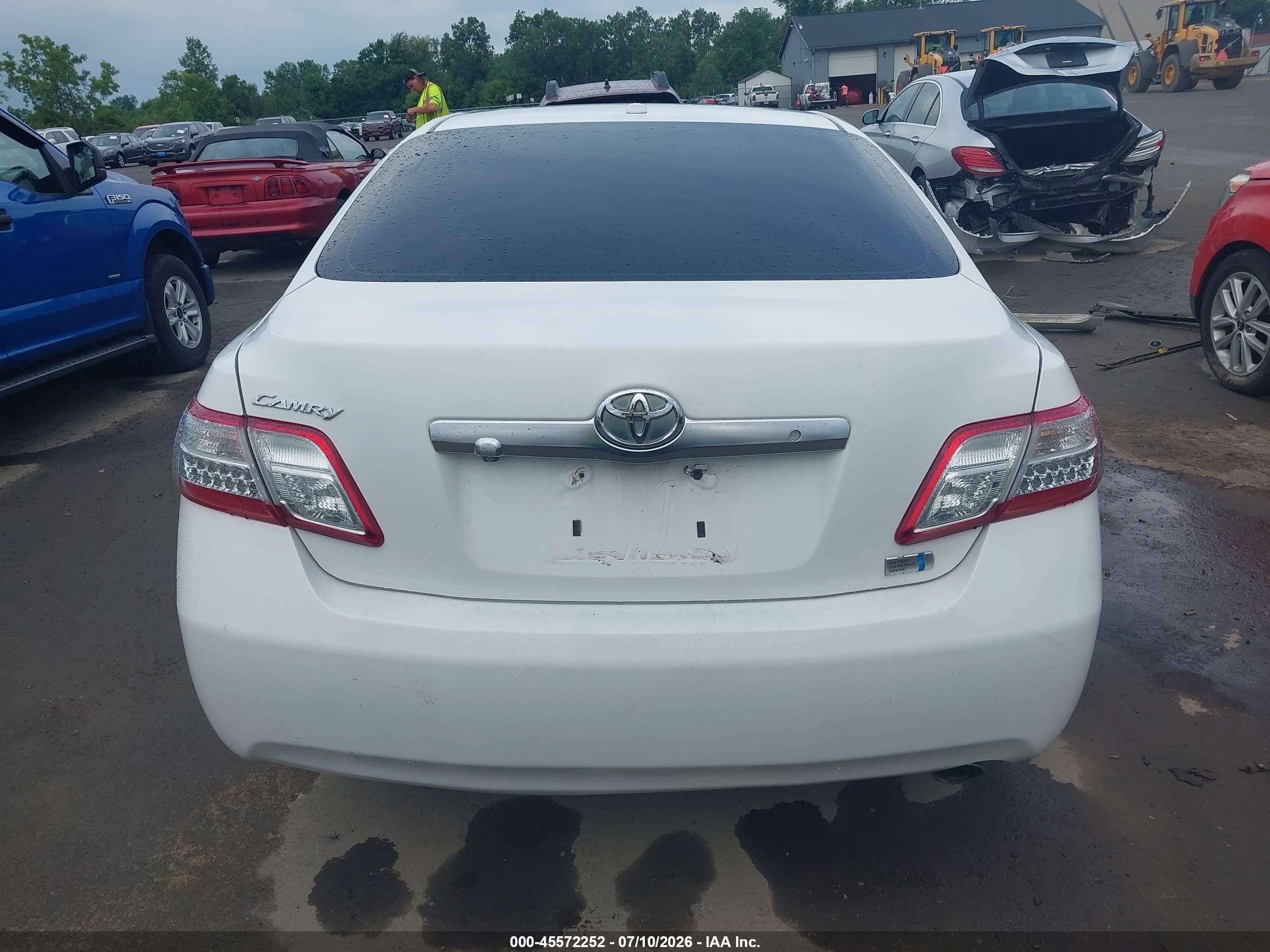 2011 Toyota Camry Hybrid   White vin: 4T1BB3EK2BU132487