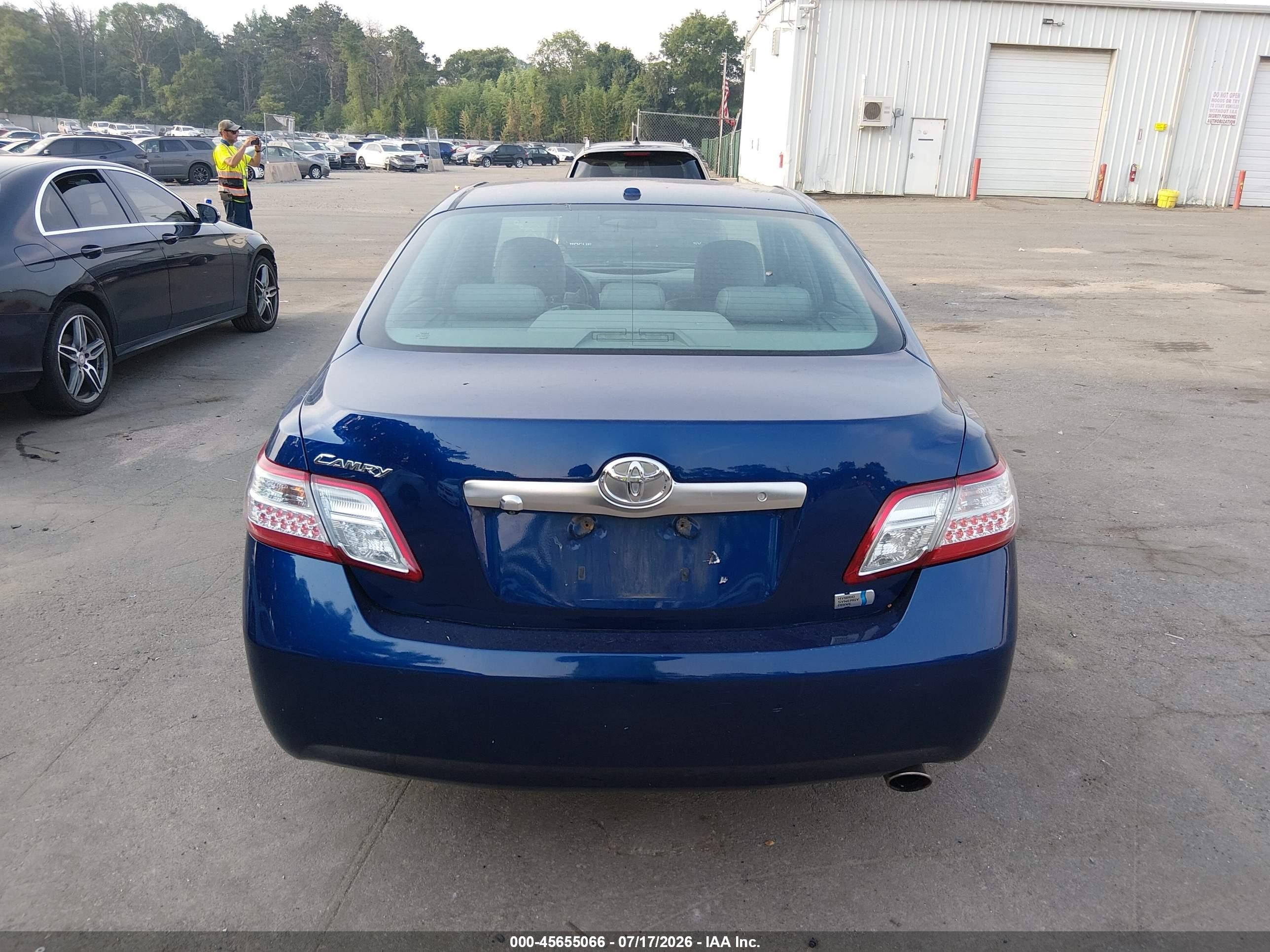 2011 Toyota Camry Hybrid   Blue vin: 4T1BB3EK3BU130683